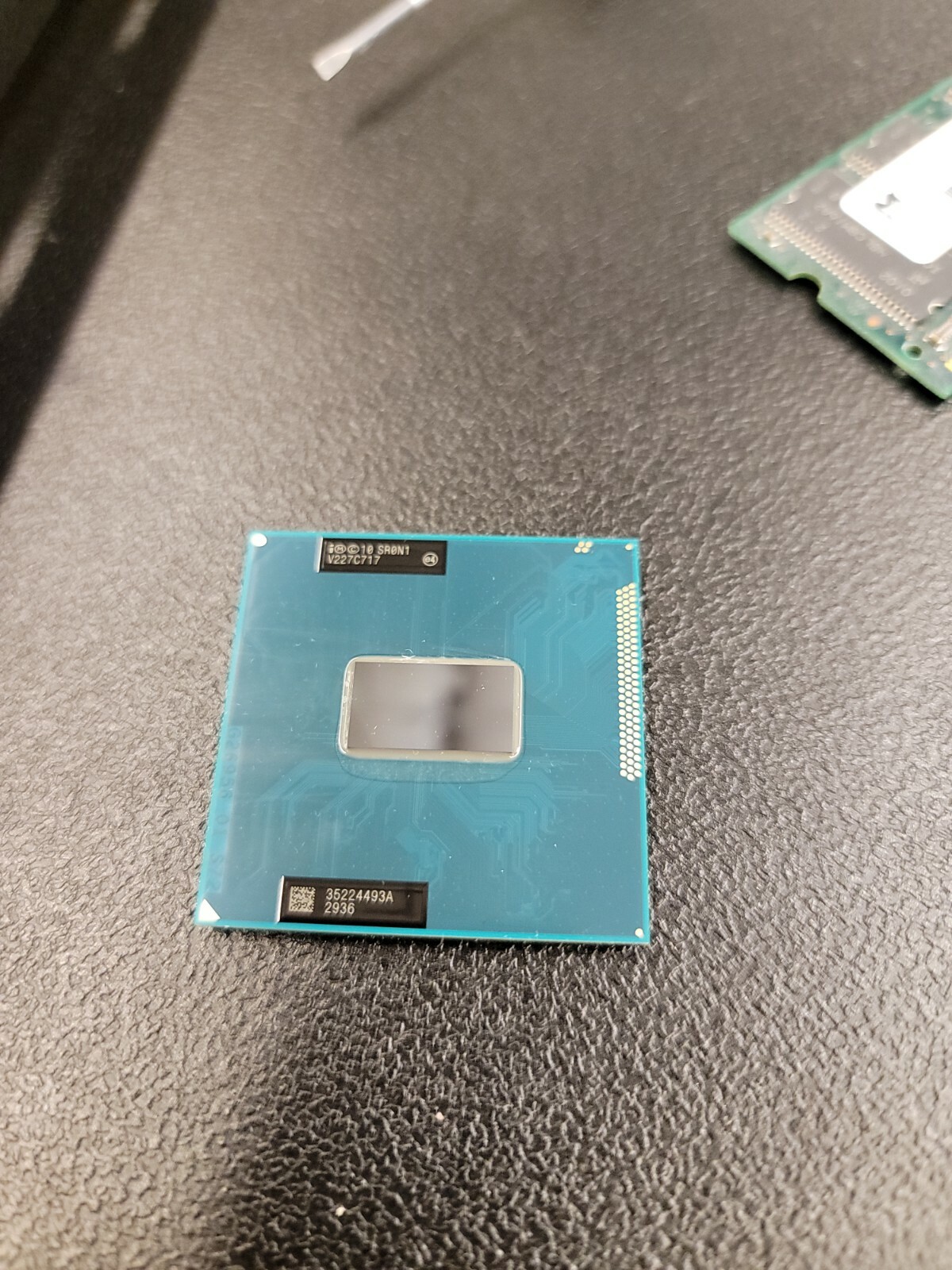 3rd Generation i3-3110M 2.4GHz 3MB Laptop CPU Processor SR0N1 aw92221A