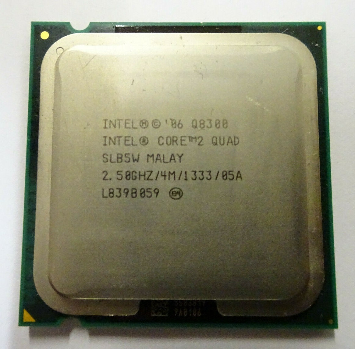 Intel Core 2 Quad Q8300 – SLB5W – 2,50 GHz – Sockel 775 – MALAY #25
