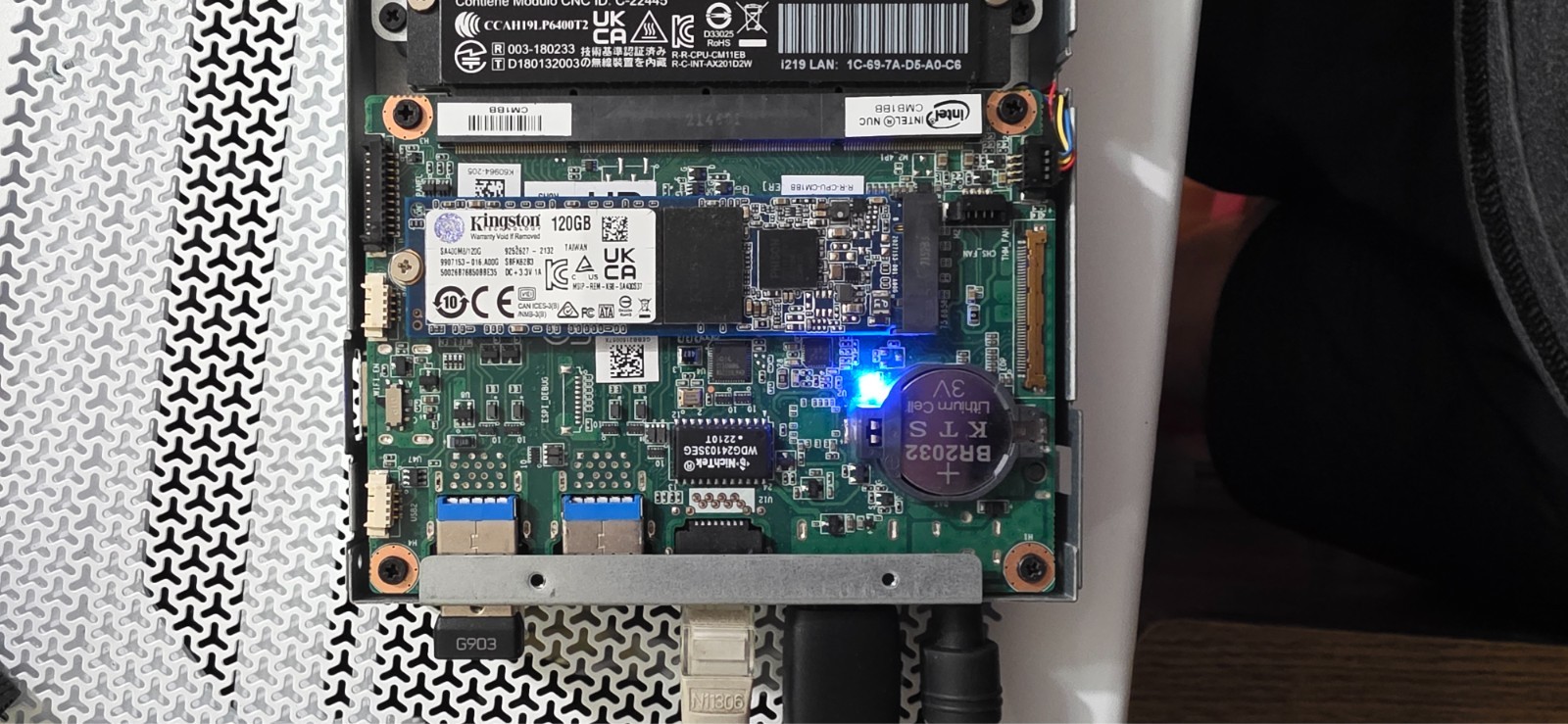 Intel BKCMA1BB NUC Assembly Element (DOES NOT INCLUDE COMPUTE ELEMENT OR SSD)