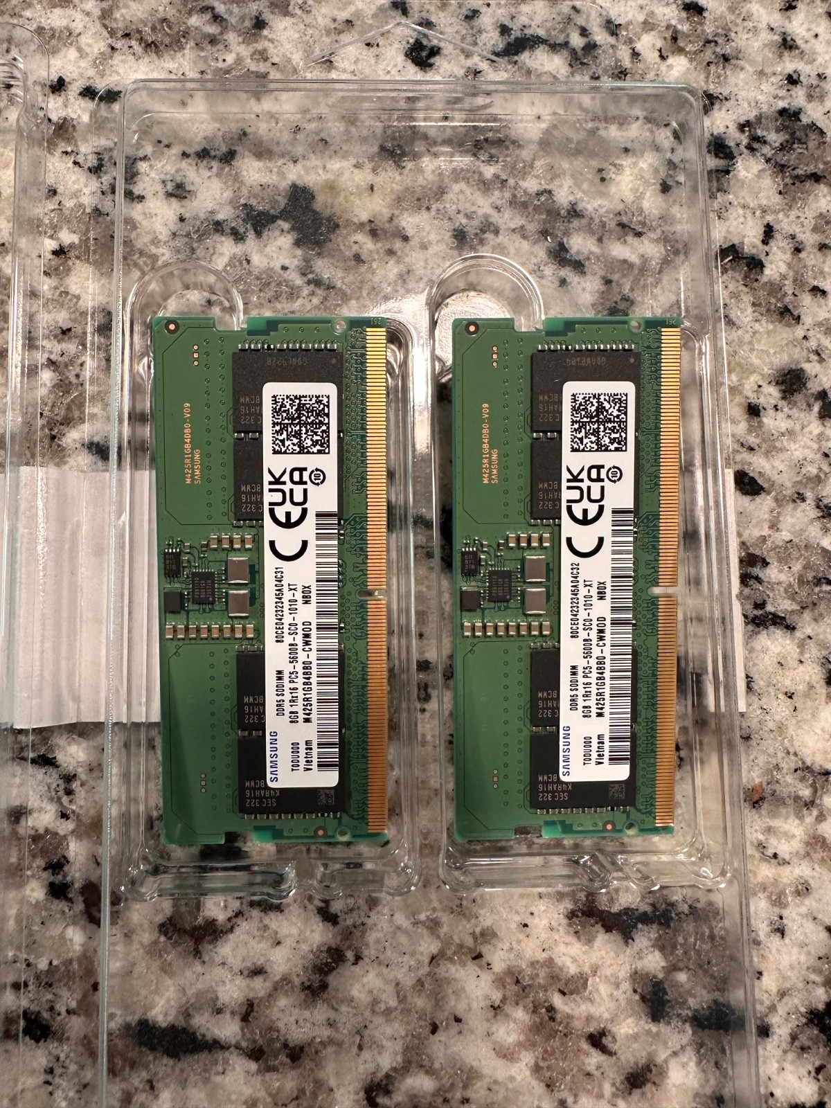 2 sticks Samsung 8GB DDR5 5600MHz SODIMM Laptop RAM M425R1GB4BB0-CWMOD PC5-5600B