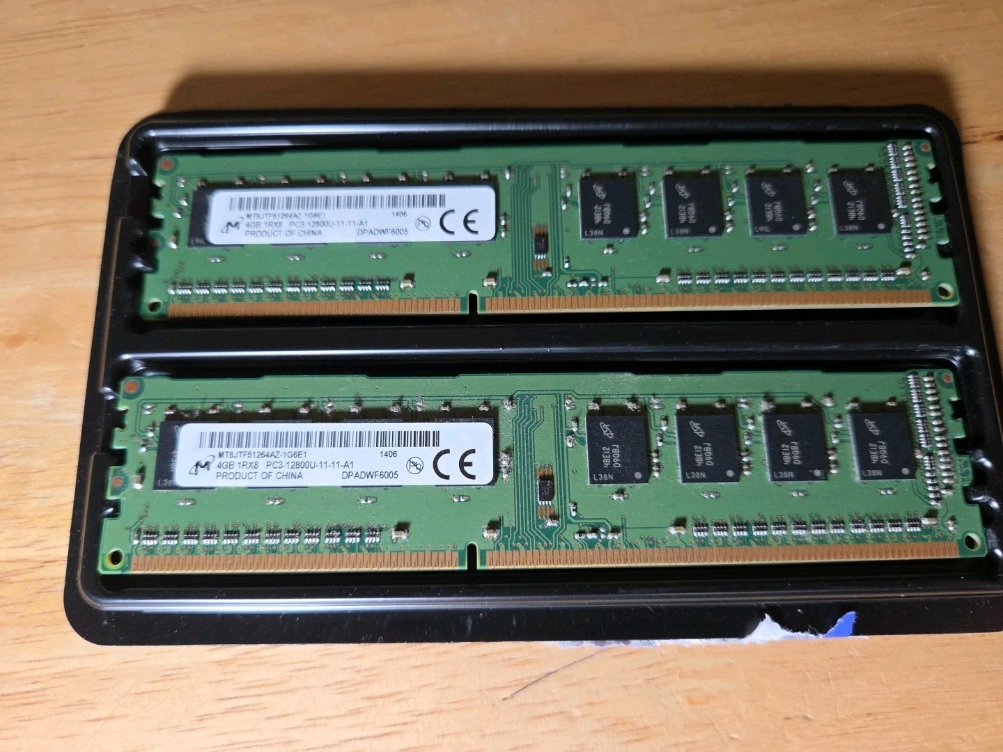 Micron 4GB 2 PCS 8GB Total ( PC3-12800 (DDR3-1600) Memory – MT8JTF51264AZ-1G6E1