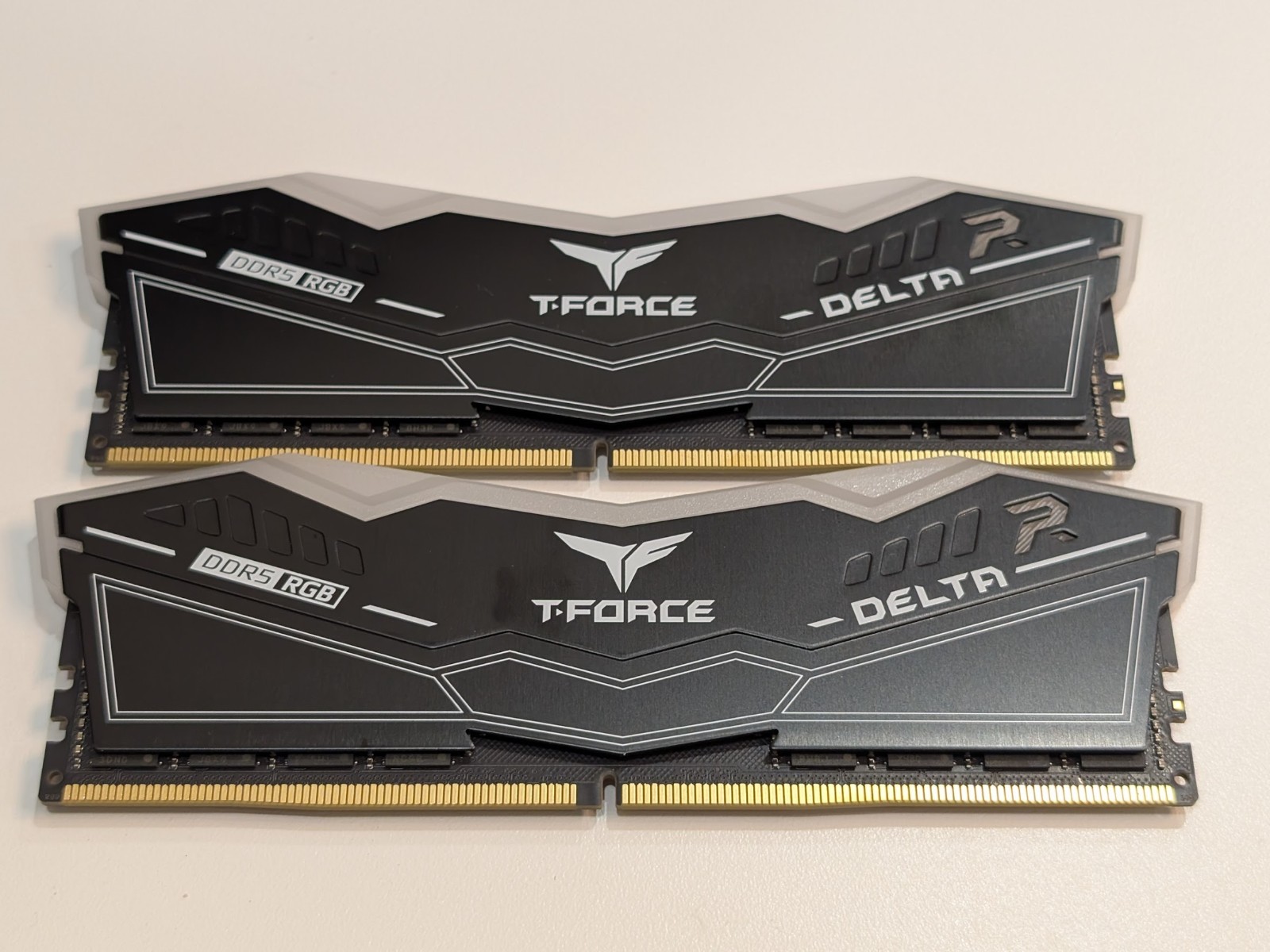 TeamGroup T-Force DELTA RGB 64GB 2x32GB DDR5 6400 6000 CL40 XMP 3.0 Intel Black