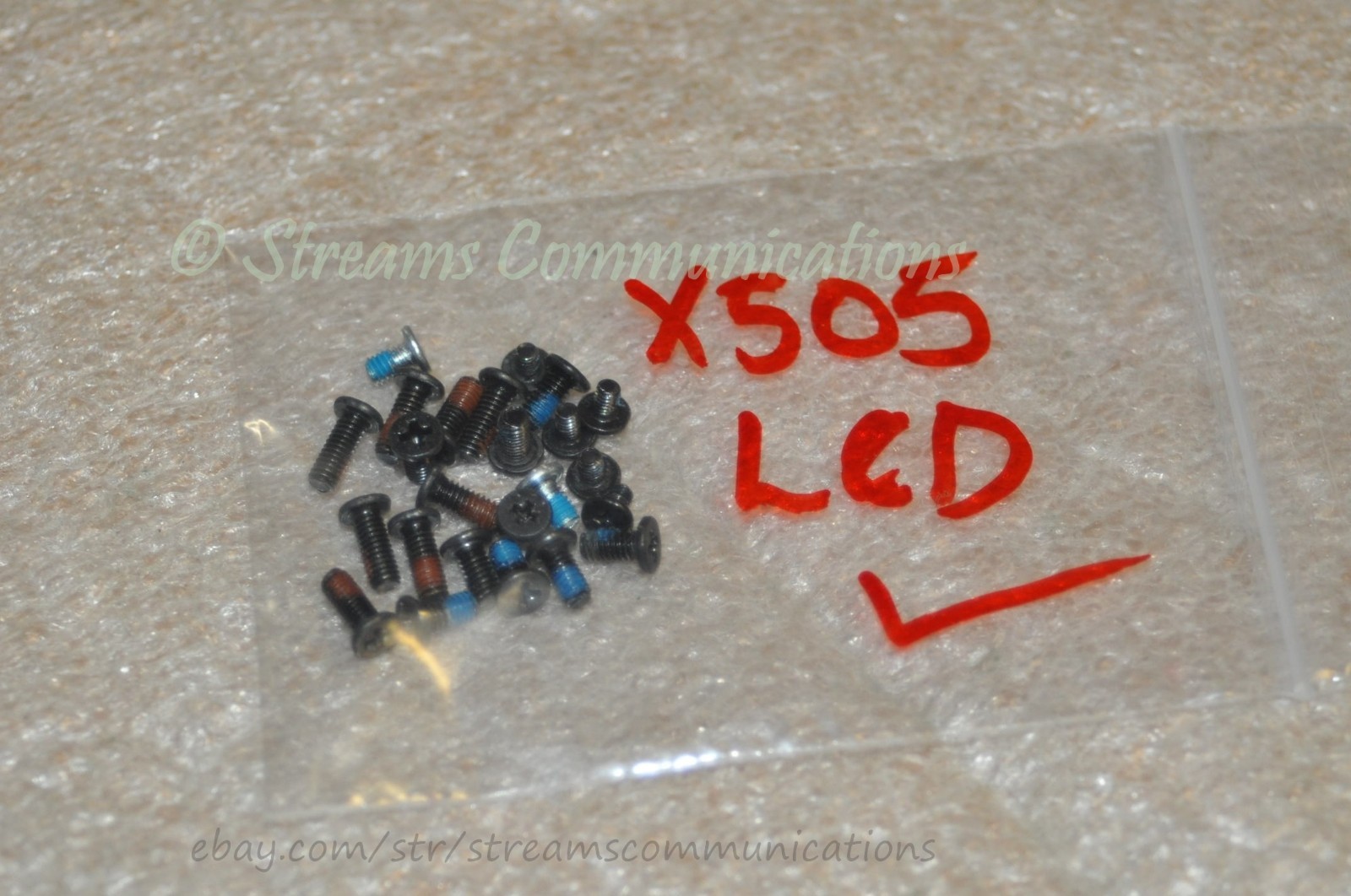 TOSHIBA Qosmio X505 X505-Q870 18.4 in Laptop LCD Assembly Screws (Set)