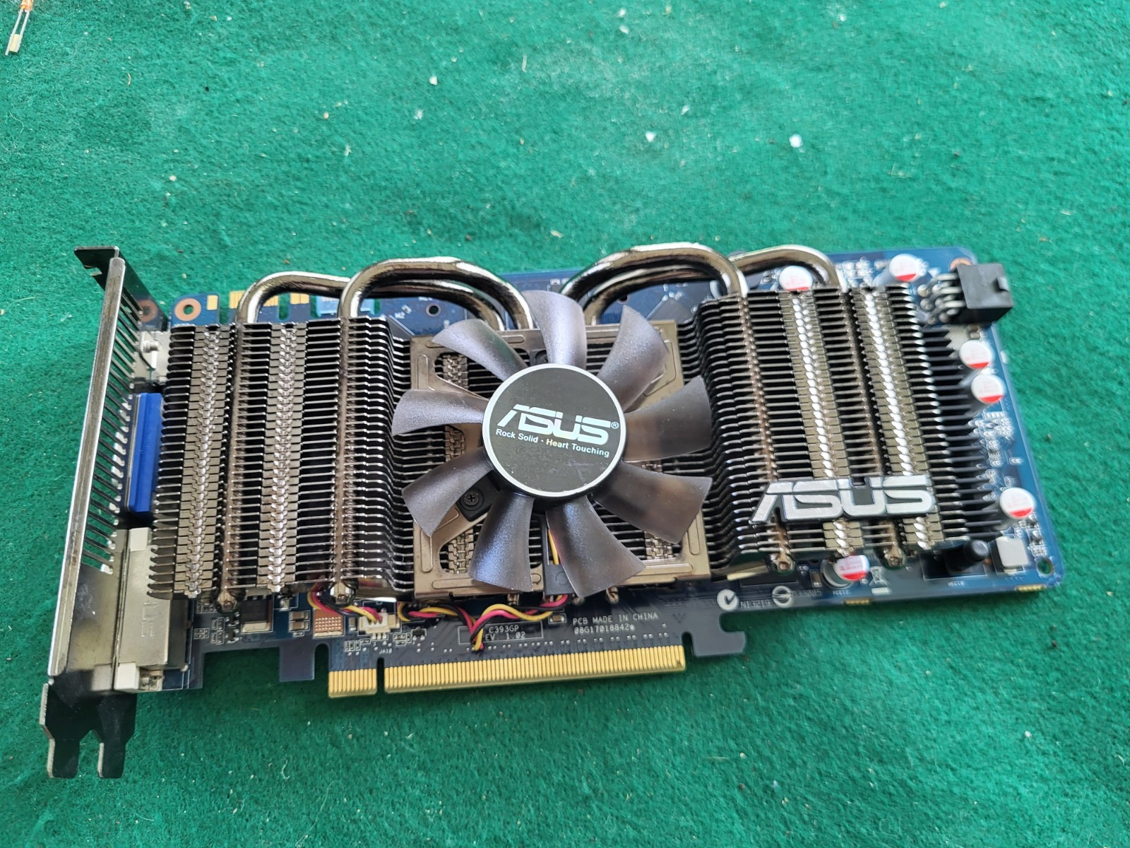 ASUS/NVIDIA GeForce GTS 250/GPU G92/GDDR3/1GB/PCI-e Express/256 Bit/Video Card