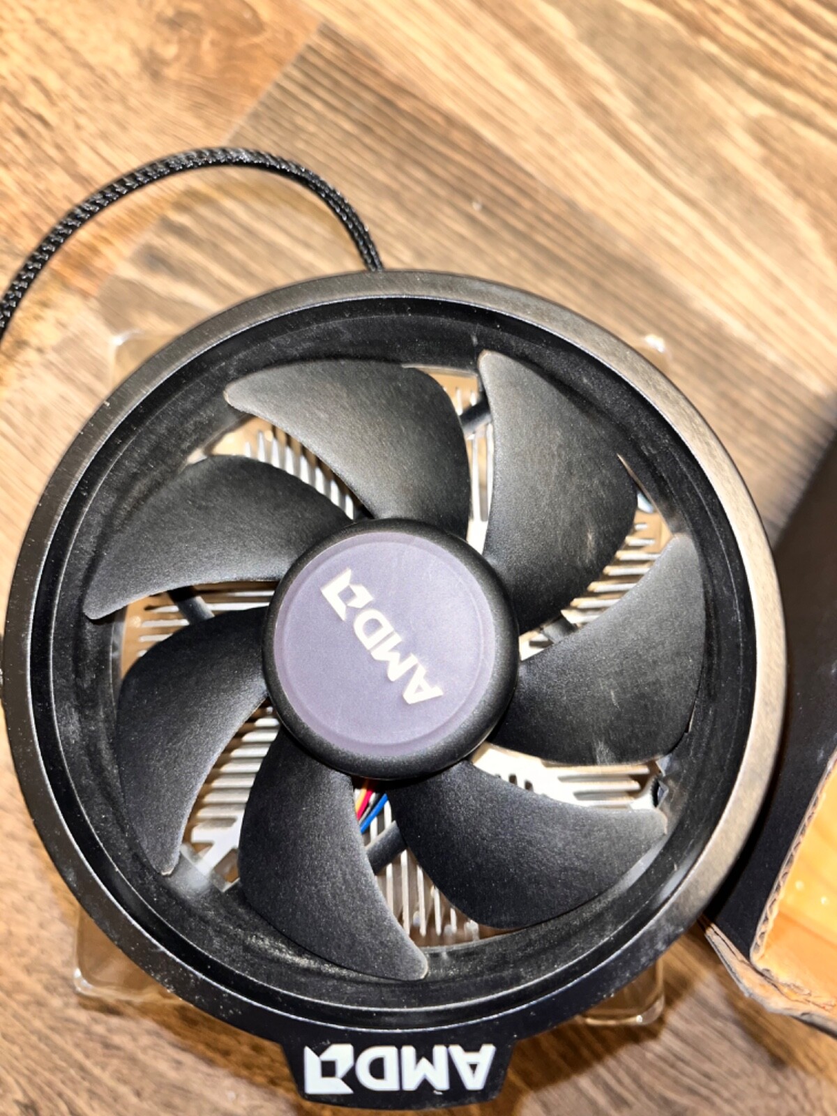AMD Ryzen 5 2600 CPU with fan