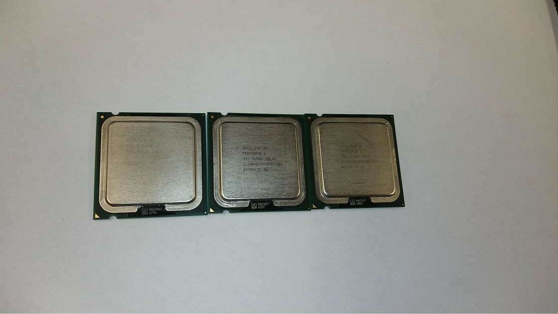 SL9QB Intel Pentium D Dual-Core 945 3.40GHz 800MHz FSB 4MB L2 Cache lot of 3