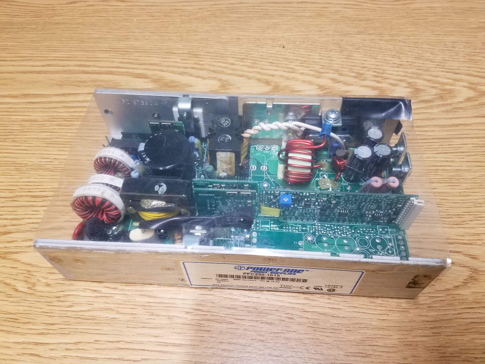 Power-One PFC250-1015F 250 Watt 15 VDC 18 amp