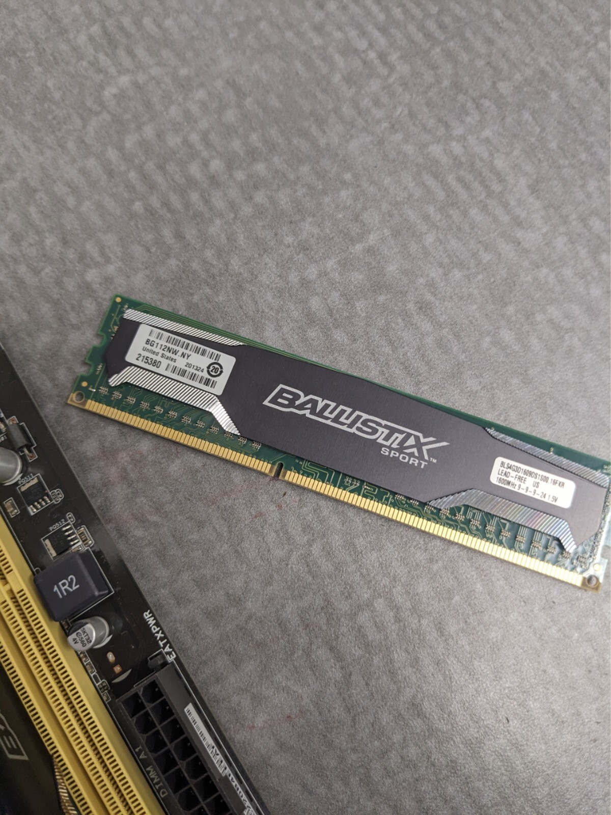 ** 3.4 GHz Intel i3-4130 CPU + ASUS H81M-A Motherboard + 8GB RAM