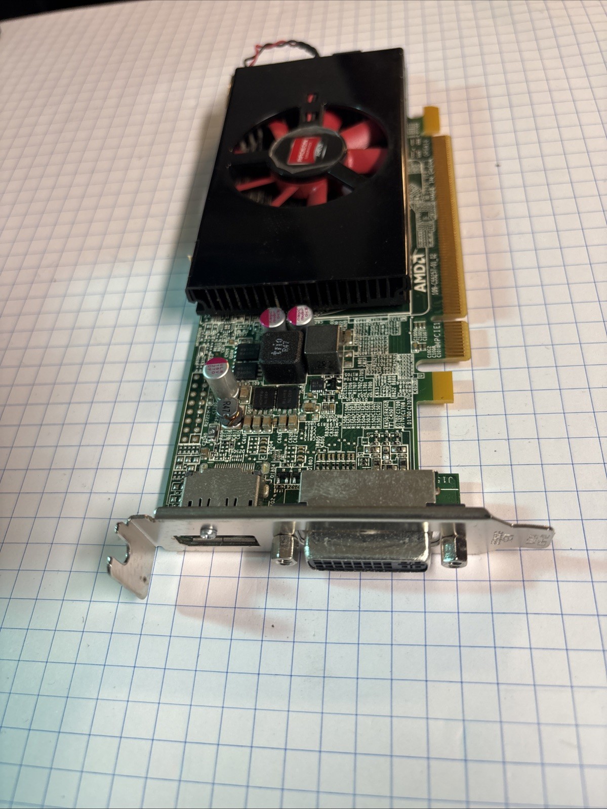Dell YT0RH AMD Radeon HD 8570 1GB Video Graphics Card @MB39