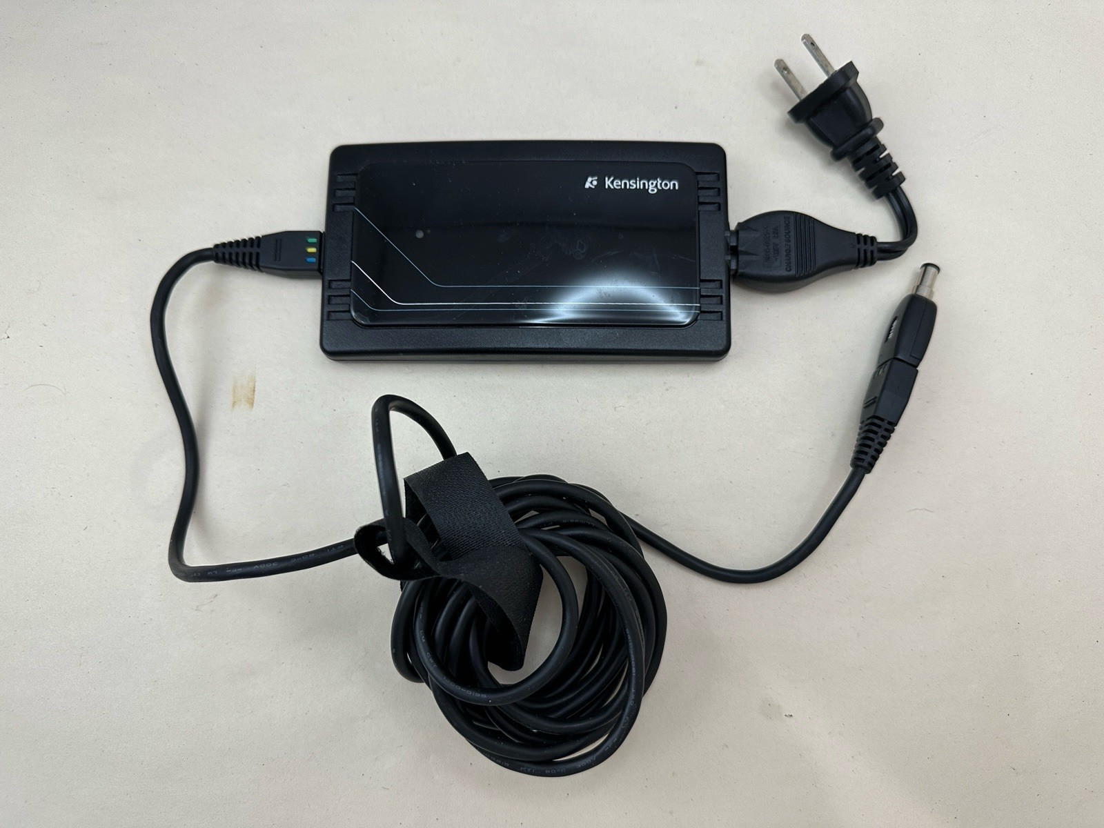 Kensington Portable 120W AC/DC Universal Power Supply Adapter Black Model 33197