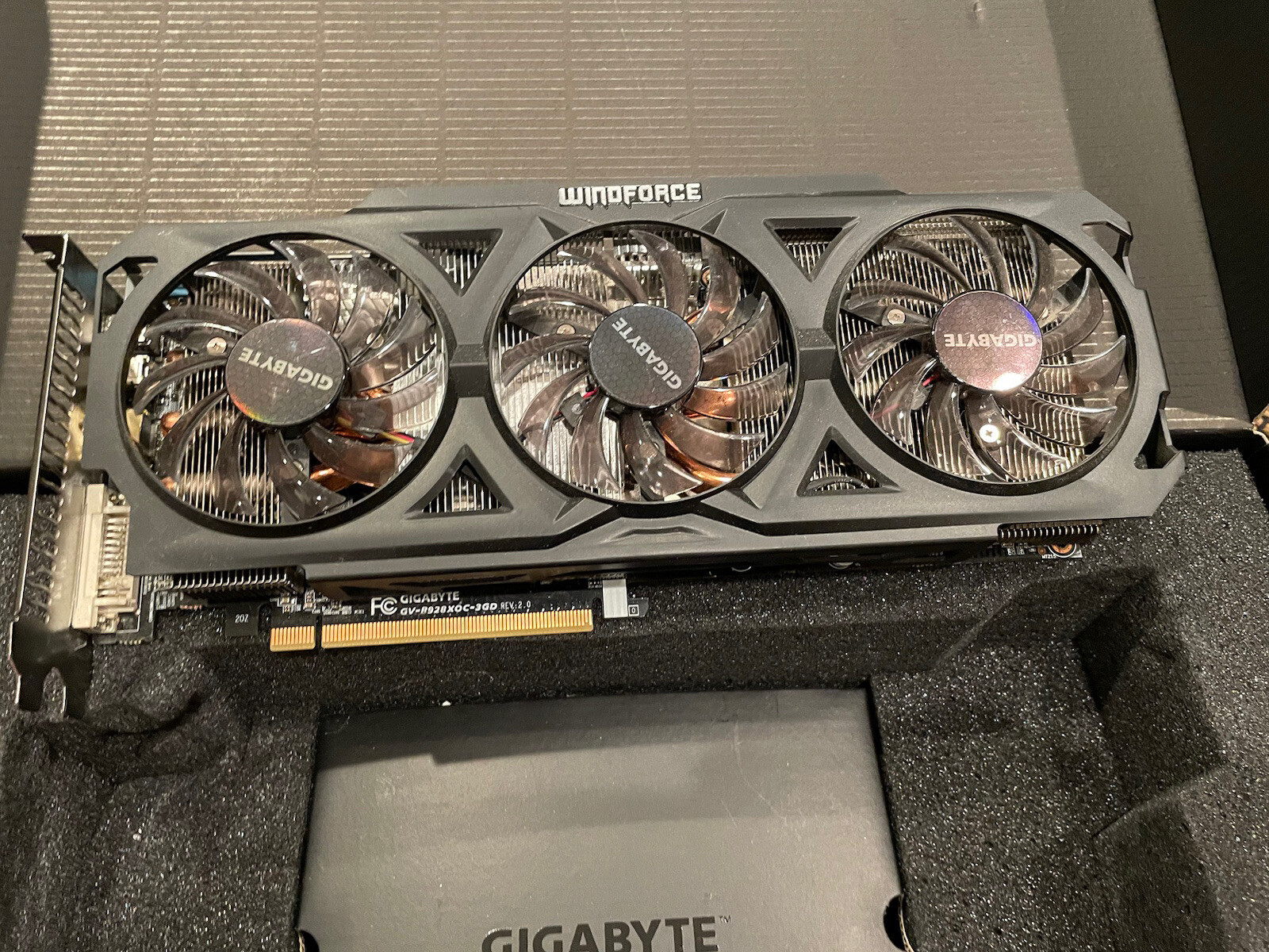 Gigabyte AMD Radeon R9 280X (GV-R928XOC-3GD) 3GB GDDR5 SDRAM PCI Express 3.0 x16