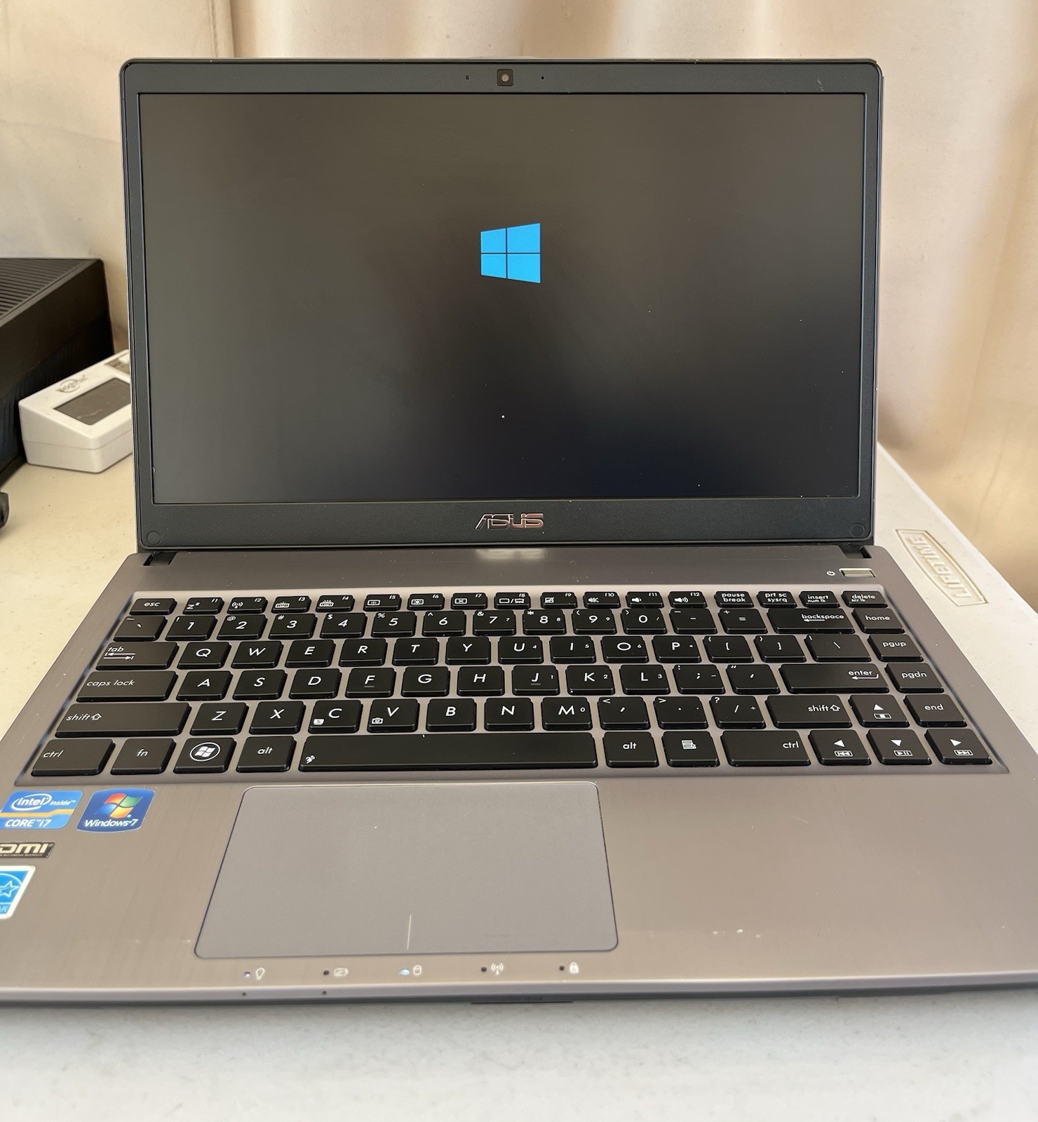 ASUS U47A laptop Pre-owned