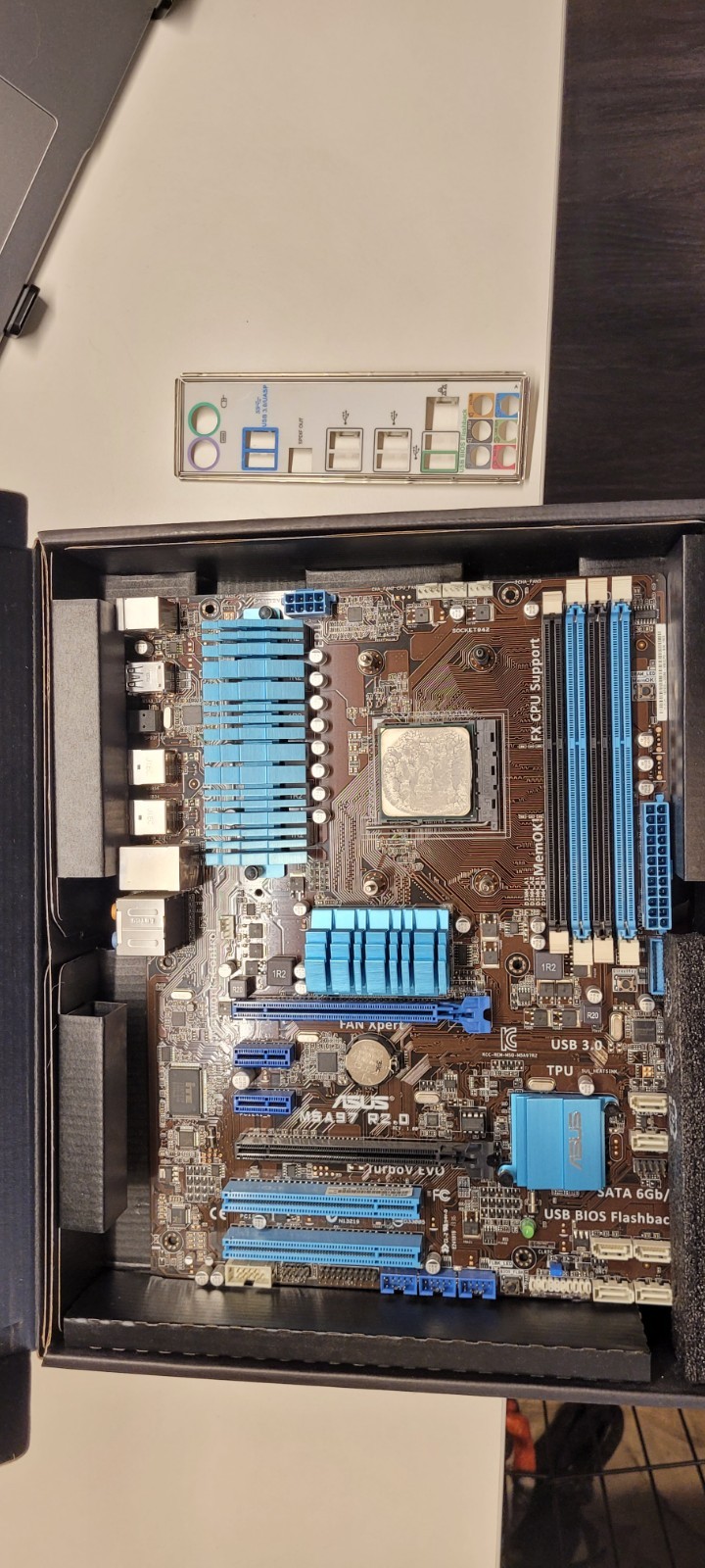 ASUS M5A97 R20, AM3+ Motherboard with AMD FX-6350 Processor installed