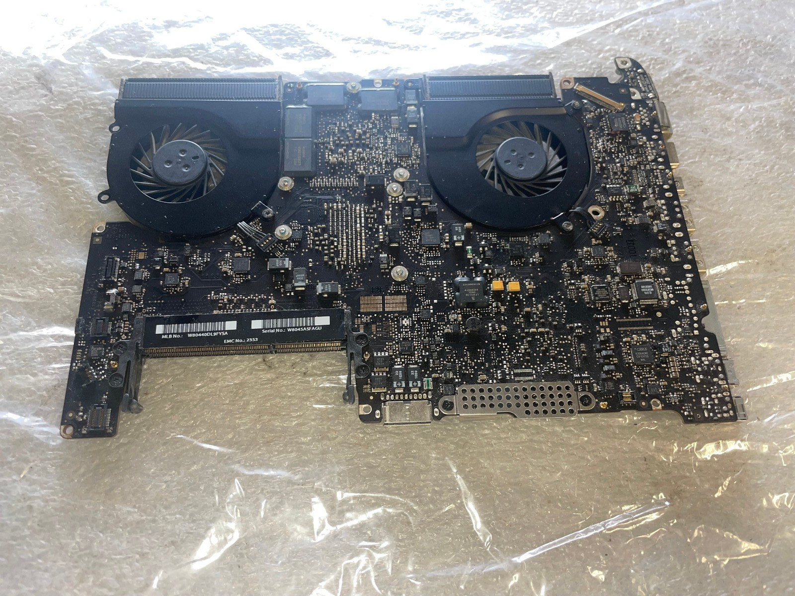 Apple MacBook PRO 15″ A1286 2010 Motherboard. 2.4GHz Core i5. Case. 661-5566