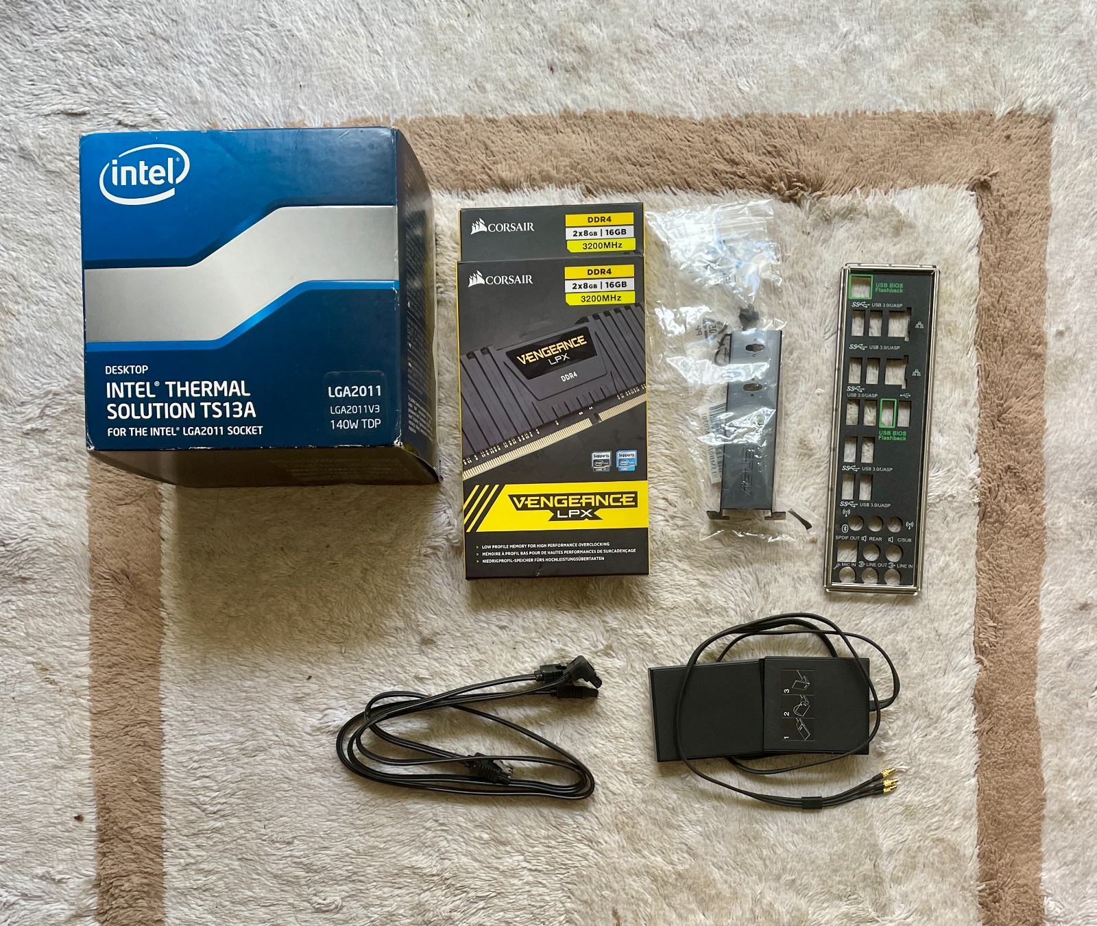 ASUS X99-DELUXE Motherboard Intel X99 LGA 2011-V3 32GB DDR4 + i7-6850k