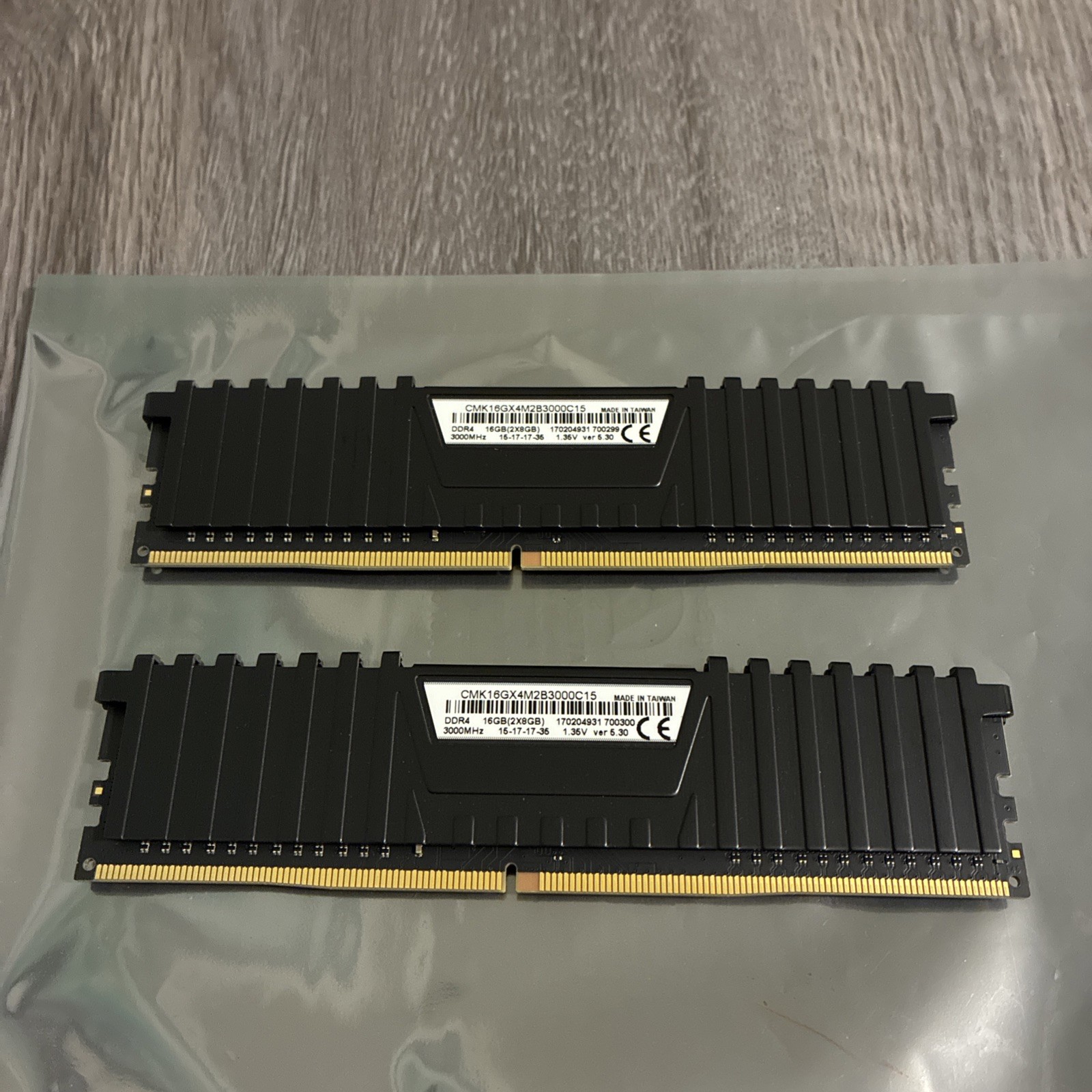 Corsair Vengeance LPX 16GB (2x8GB) DDR4 3000MHz CMK16GX4M2B3000C15 RAM Kit
