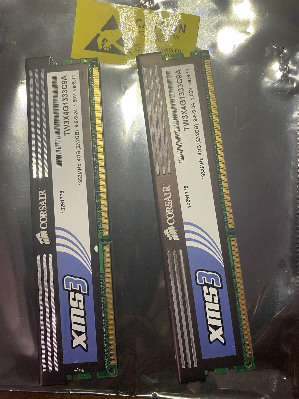 Corsair PC3-10600 DDR3-1333MHZ PC RAM 8GB (2 x 4GB) CMX4GX3M1A1333C9 XMS3