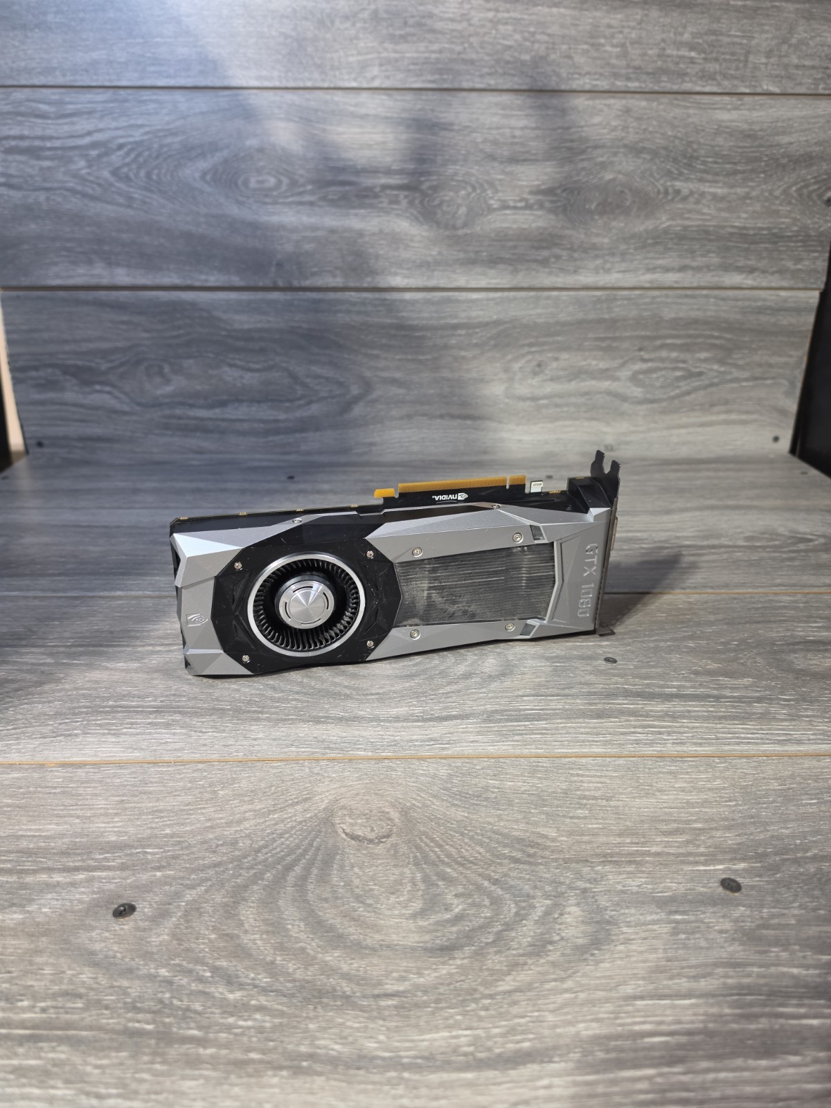 NVIDIA GeForce Fe Founders Edition GTX 1080 8GB GDDR5X PCI-E 3.0 256-Bit GPU