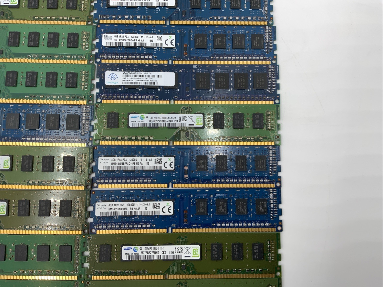 (Lot of 21) 4GB DDR3 1600MHz PC3-12800U Desktop RAM Mixed Brands Unbuffered