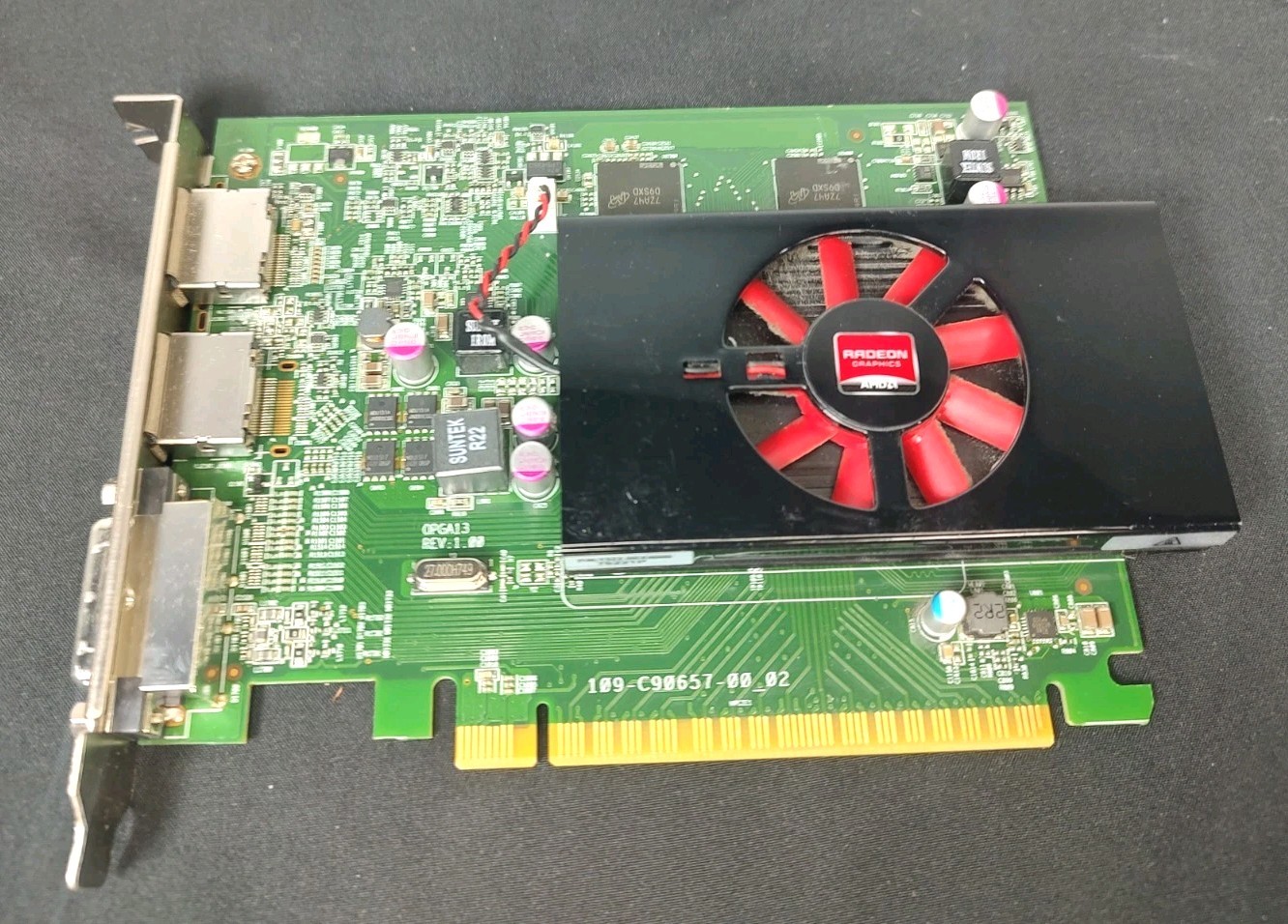 Dell AMD Radeon C906 R7 450 4GB GDDR5 Video Graphics Card 109-C90657-00_02