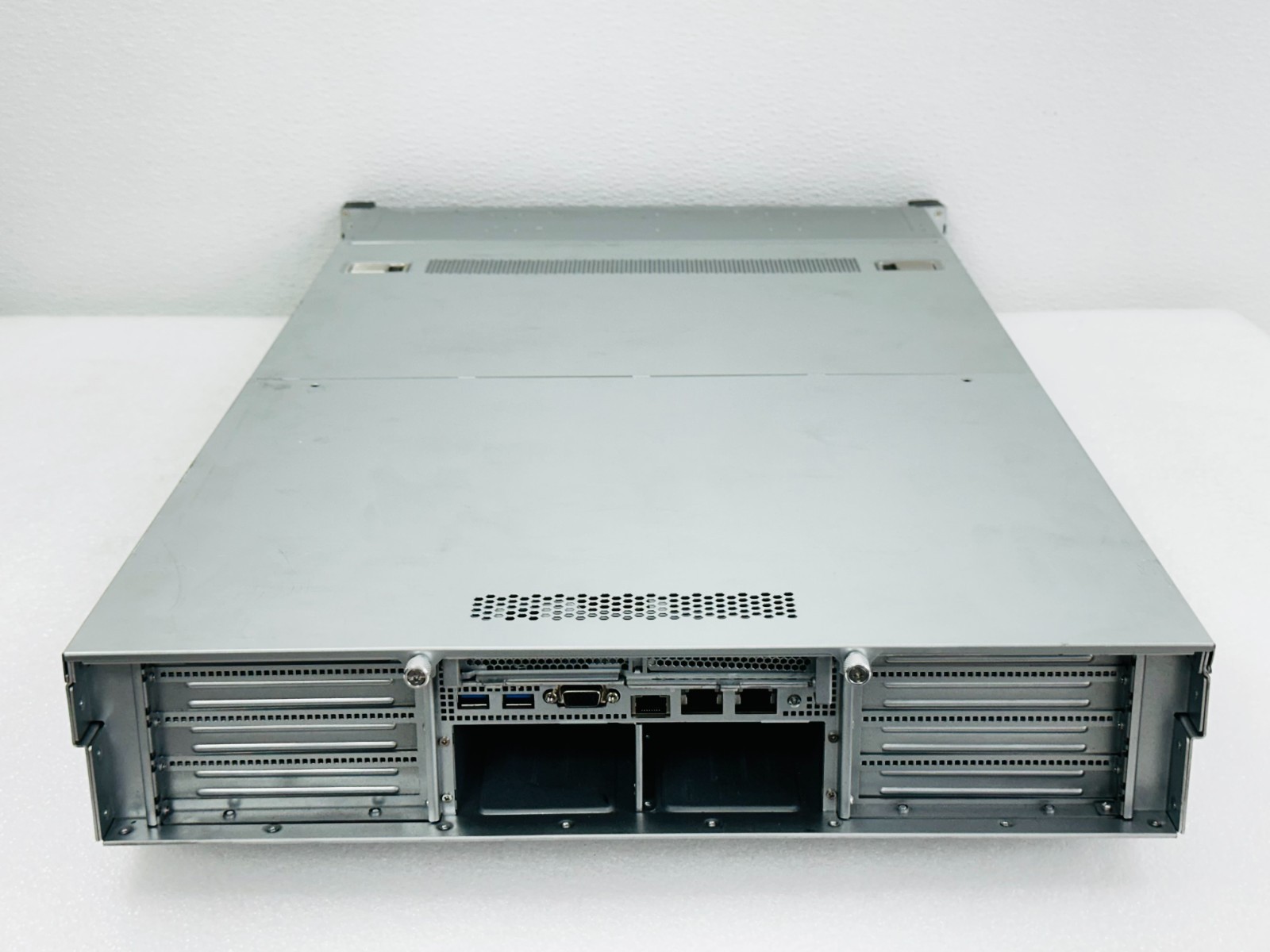 TYAN B8251T83E8HR-2T-N Transport HX TN83-B8251 2U Barebone System NO PSUs 🚚