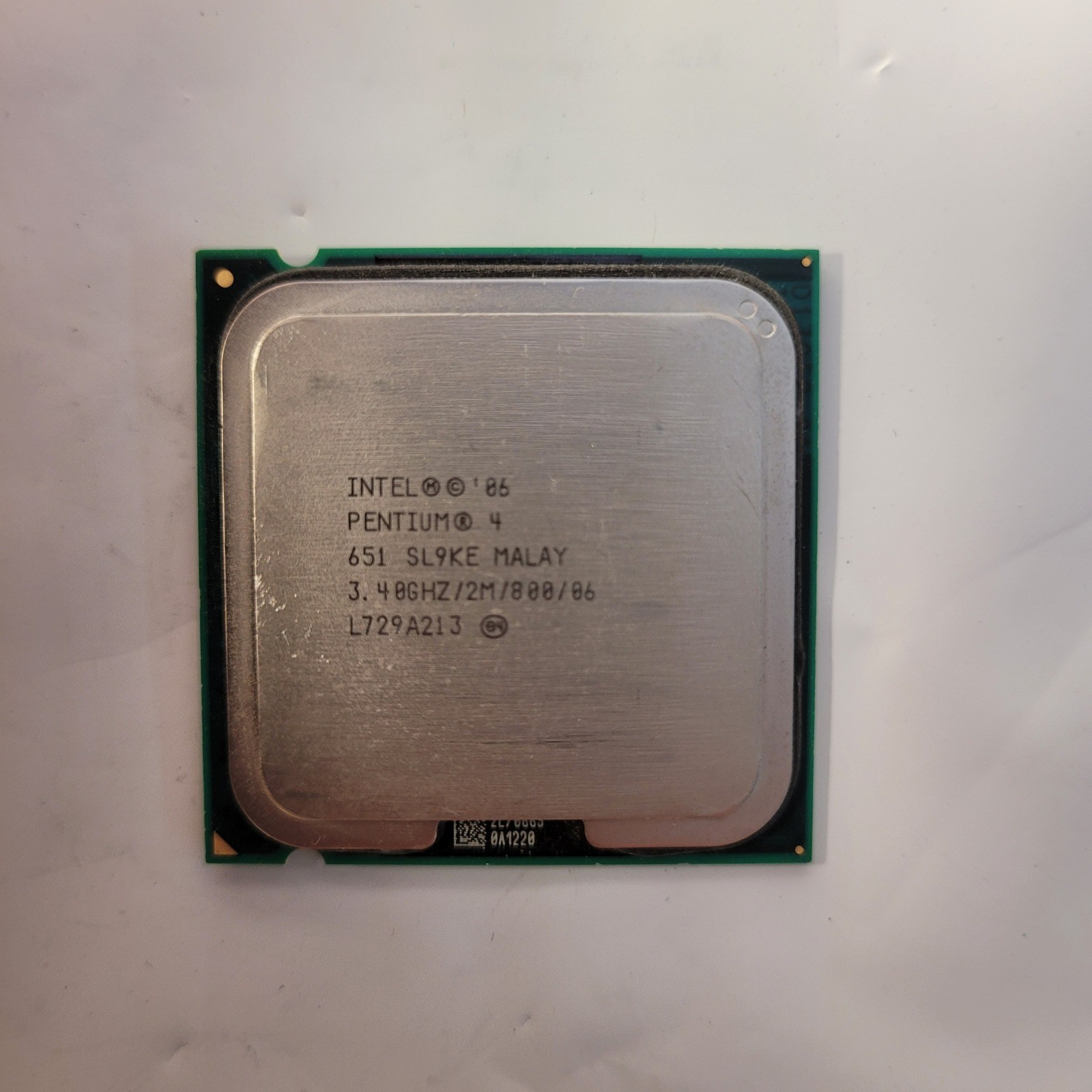 Intel Pentium 4 651 CPU SL9KE 3.40GHz 2M 800 LGA775 Desktop Processor
