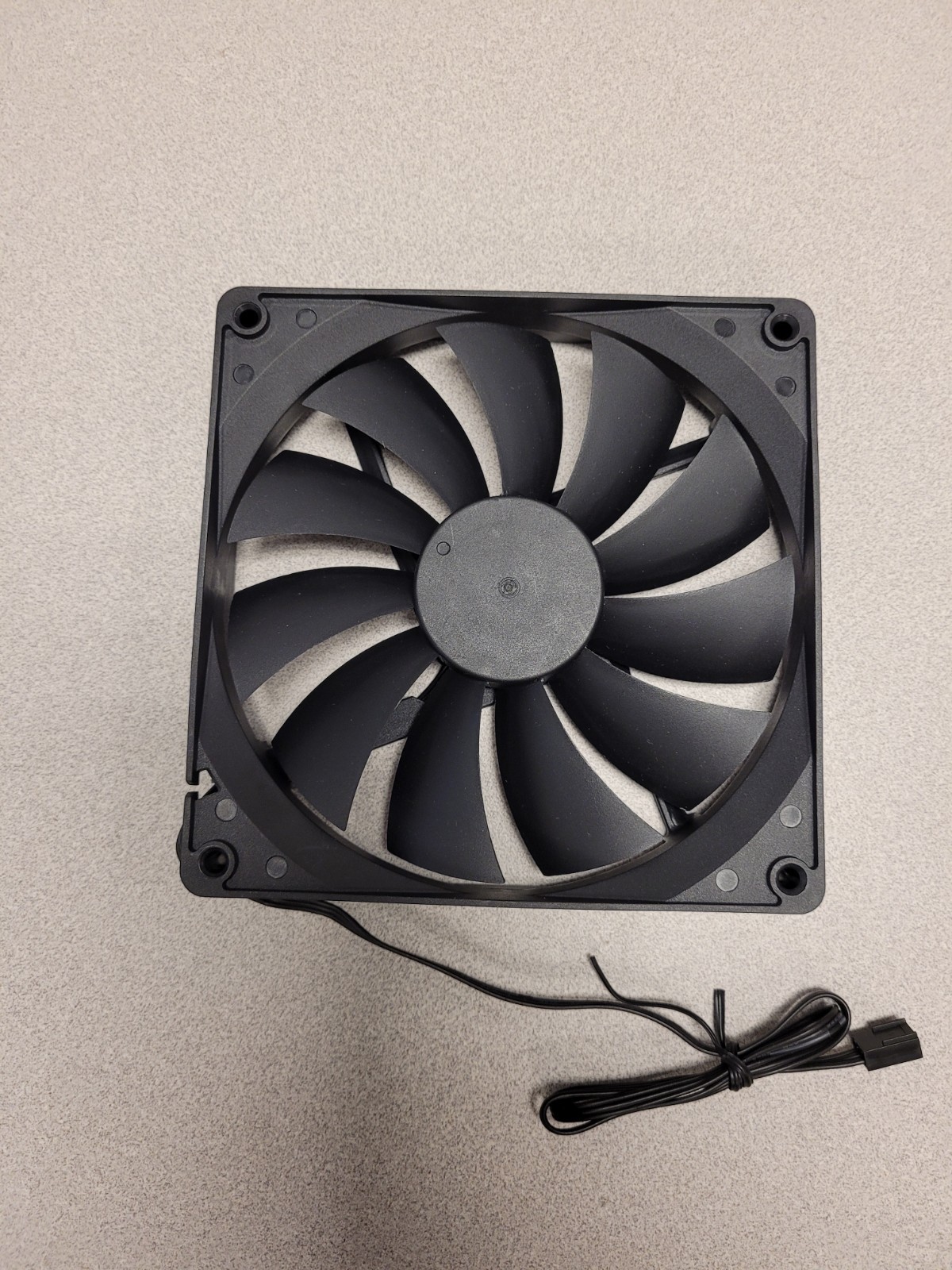 Corsair 140mm case fan A1425L12S