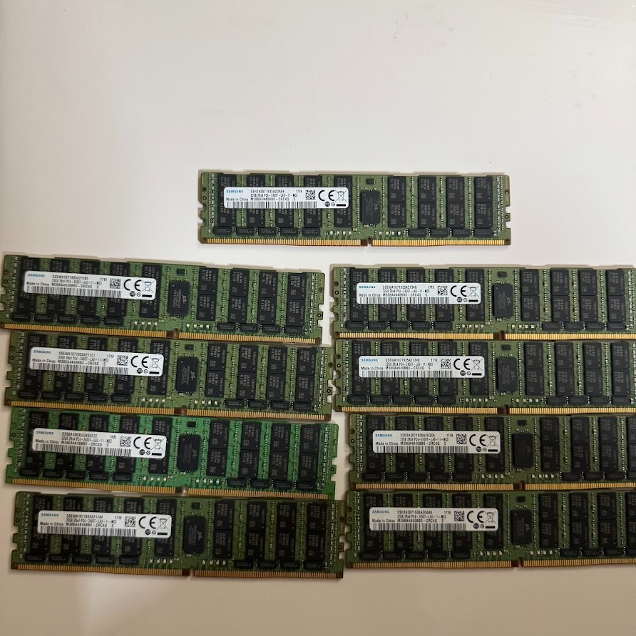 2x SAMSUNG 32GB 2Rx4 PC4-2400T-LA0-11-MC0 M386A4K40BB0-CRC4Q