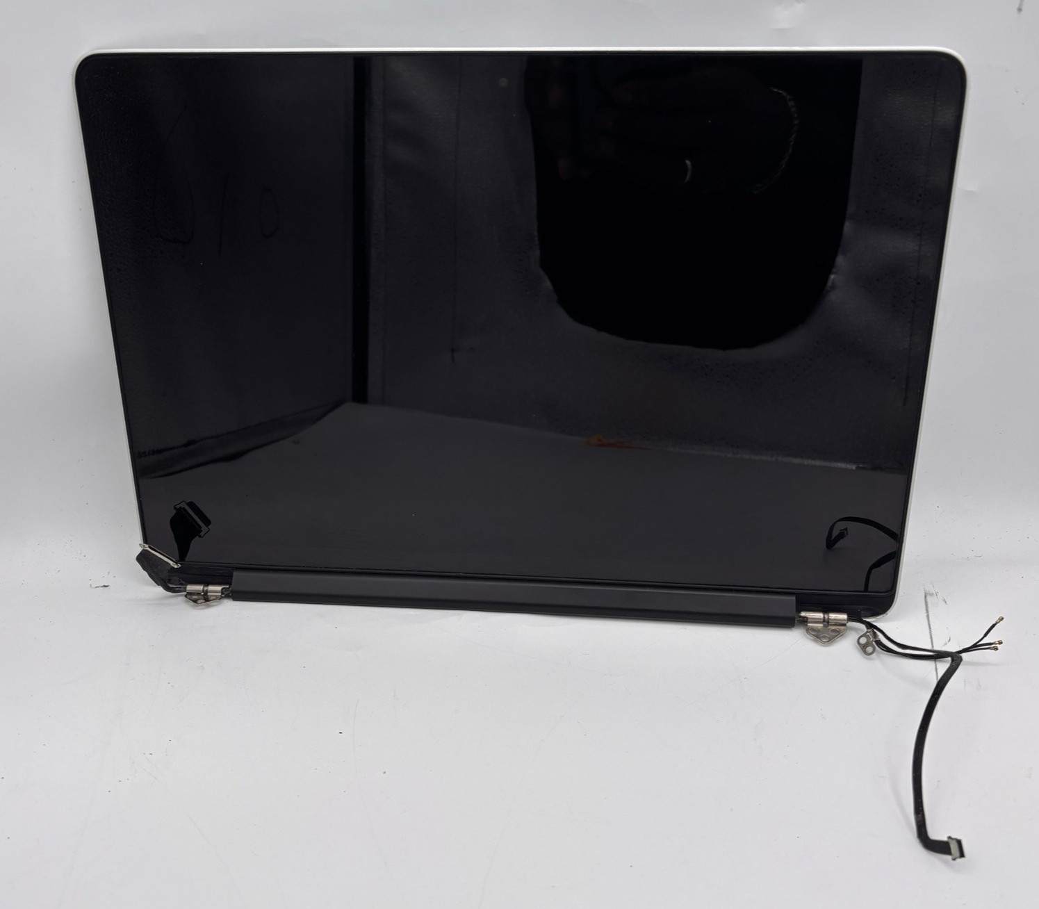 Genuine OEM Apple MacBook Pro 2015 13″ A1502 LCD Display Assembly. Grade B