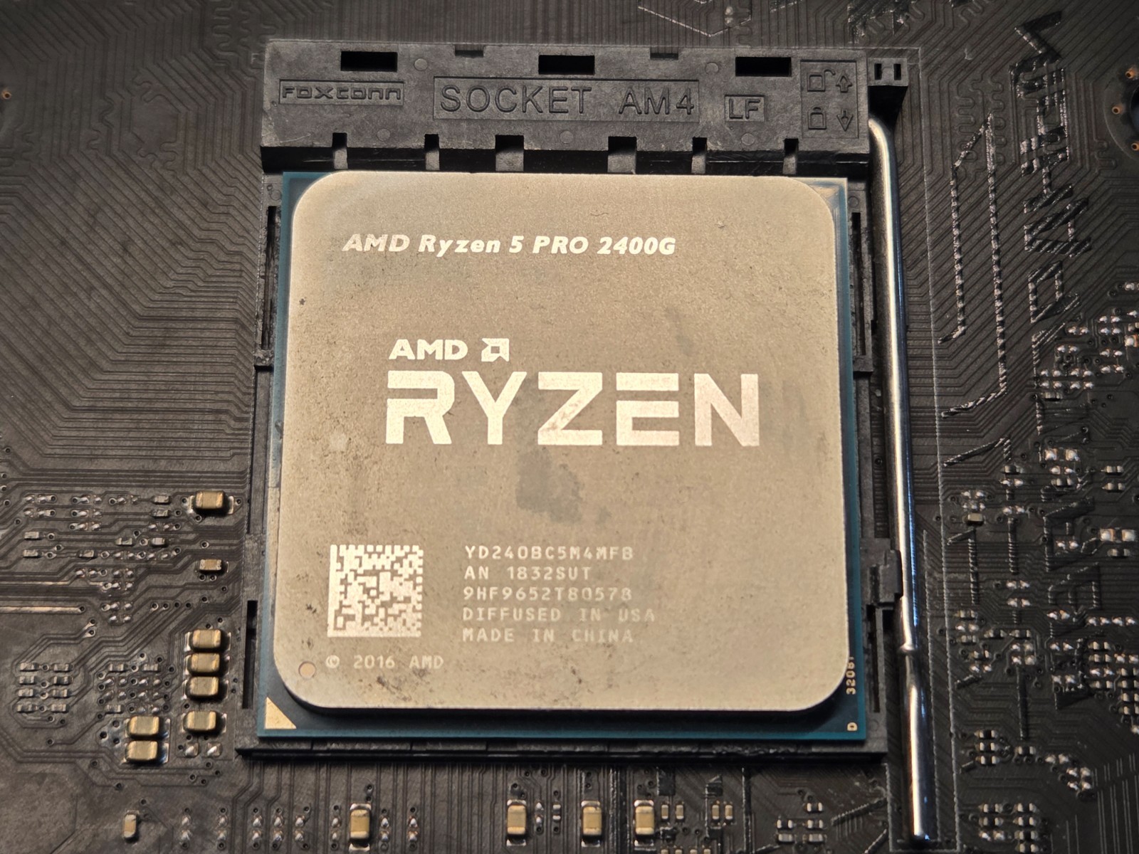 ASUS ROG Strix B450-F Gaming Motherboard + Ryzen 5 Pro 2400G – No RAM + IO