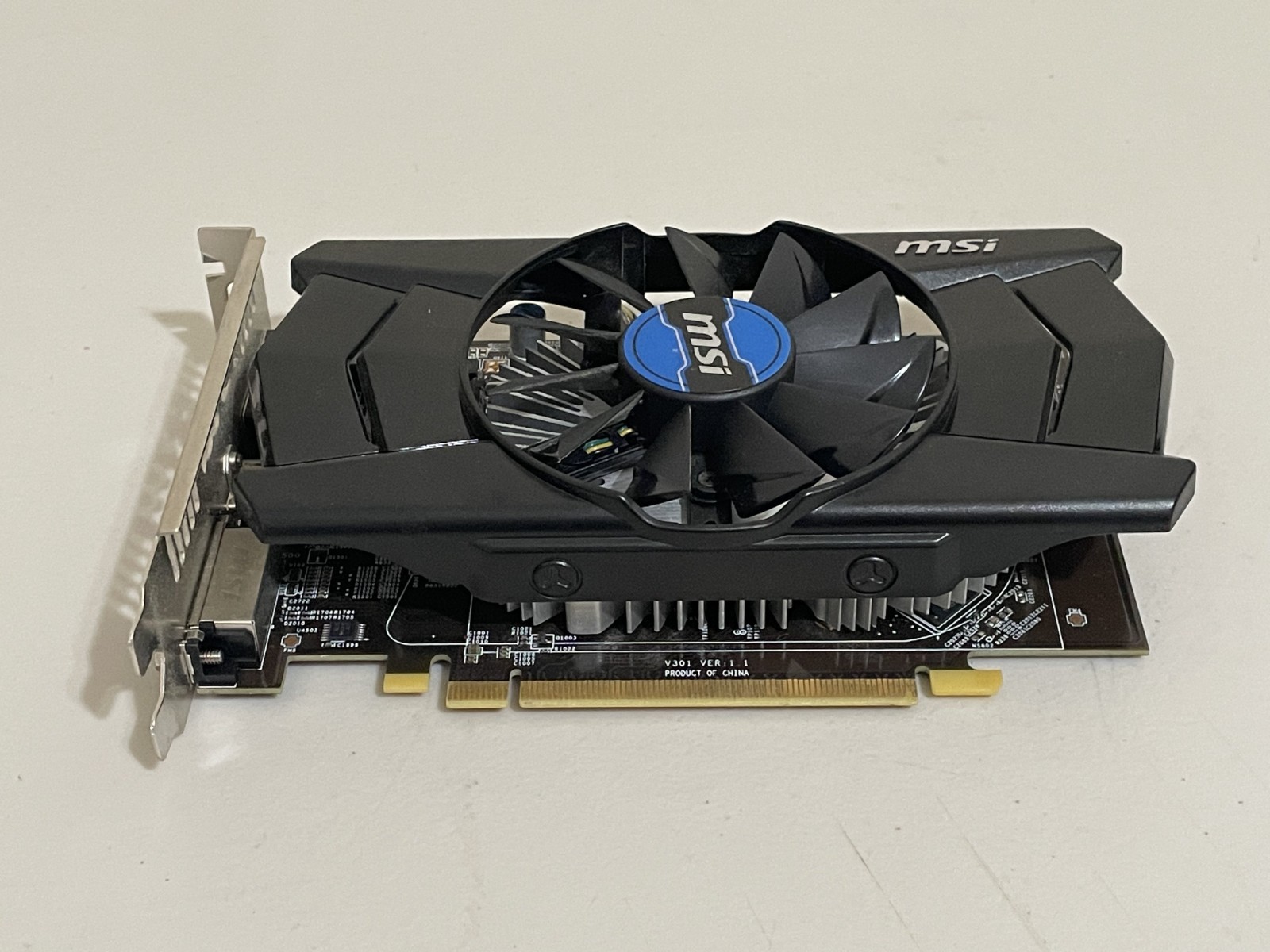MSI AMD Radeon R7 250 OC 2GB / Zotac RTX 770 / k5000 NVDIA