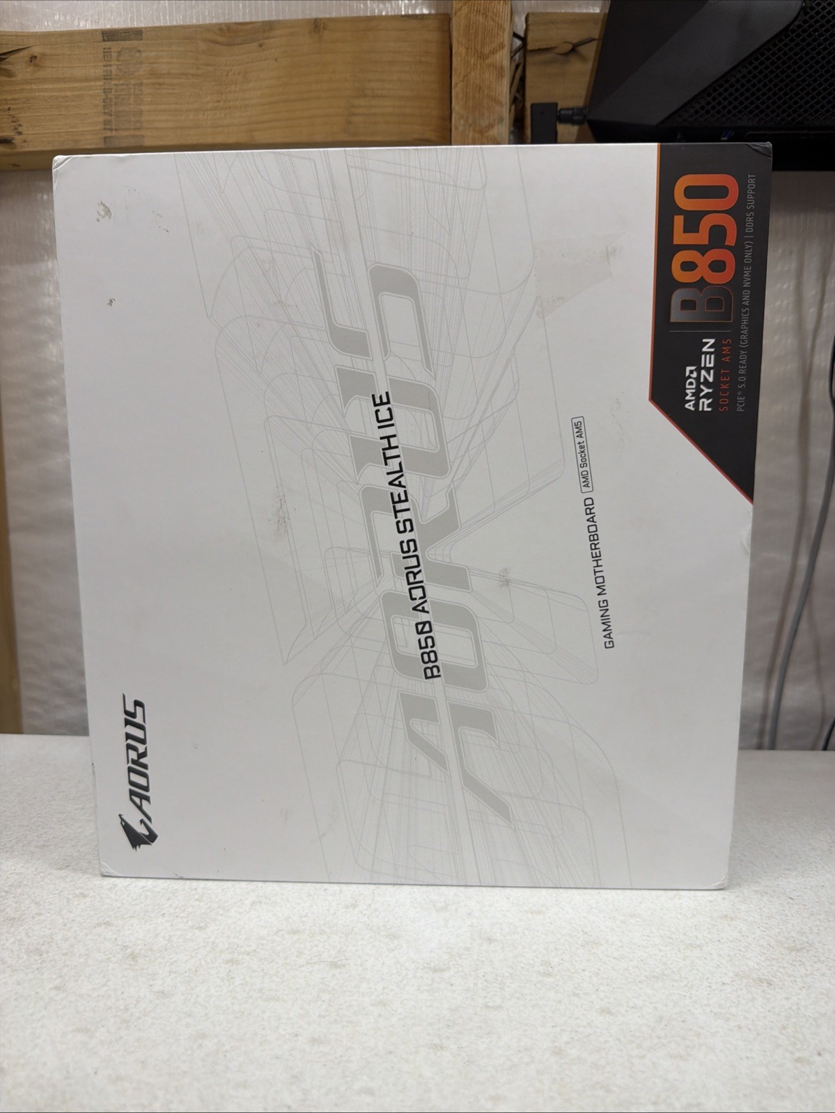 GIGABYTE – B850 AORUS STEALTH ICE (Socket AM5) AMD B850 ATX DDR5 Wi-Fi 7