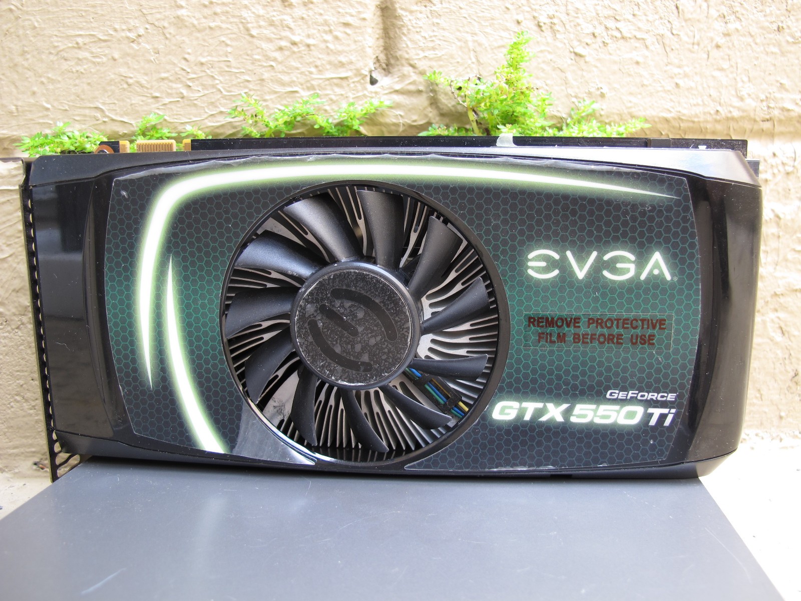 EVGA NVIDIA GeForce GTX 550 Ti (01G-P3-1556-KR) 1GB GDDR5 SDRAM PCI Express x16