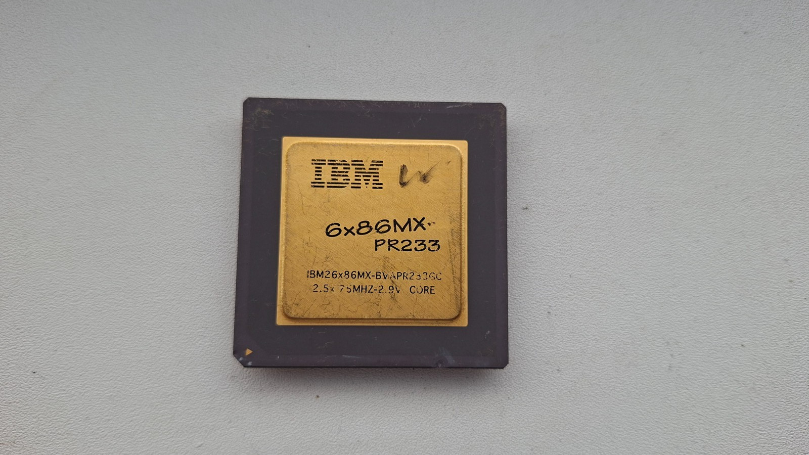 IBM 6×86 6x86MX PR233 BVAPR233GC Vintage CPU GOLD
