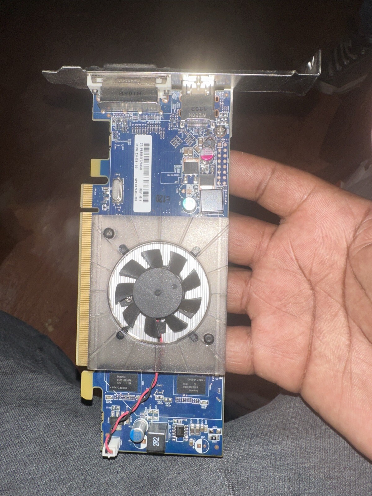Dell VVYN4 AMD Radeon HD 7470 1gb DVI DisplayPort Full-height Video Card