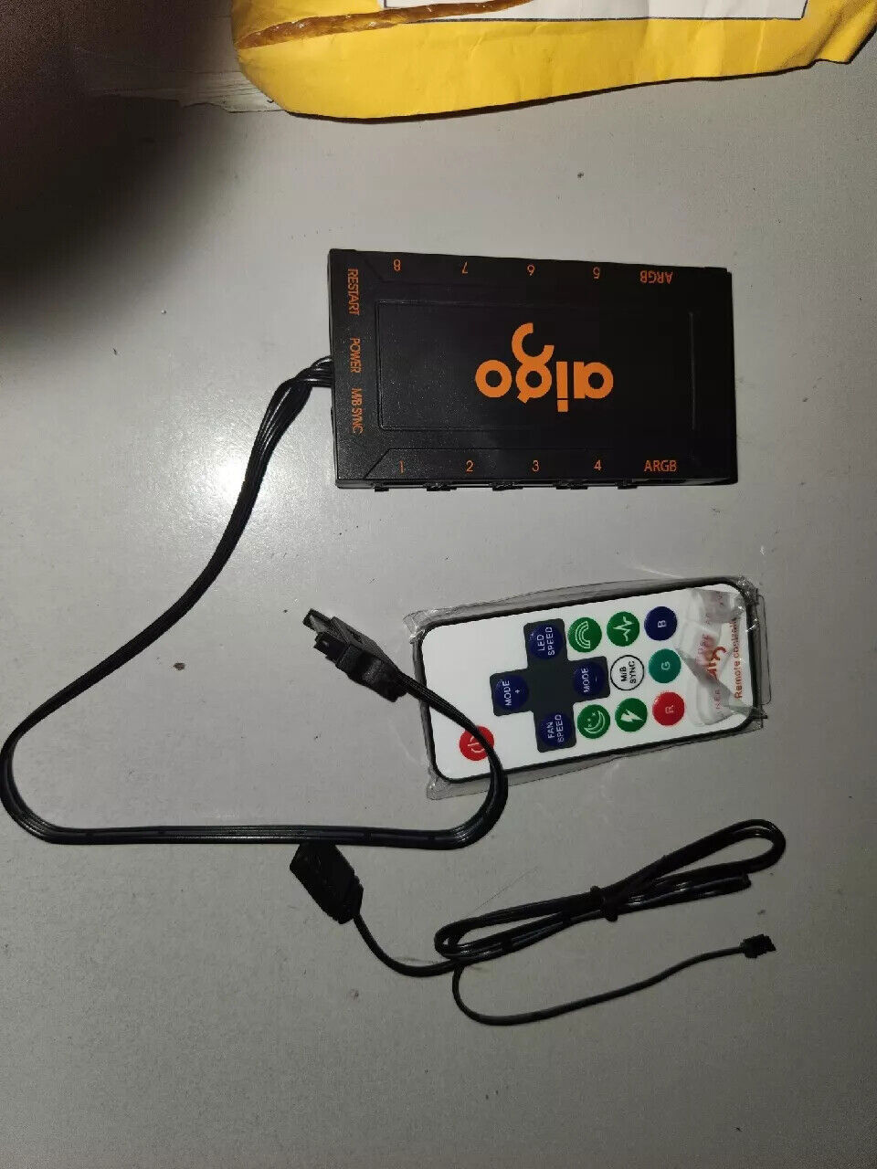 Aigo R12 Pro Hub Inteligente 5v Rgb Aura Sync Controle Remoto Pc Computer Cooler