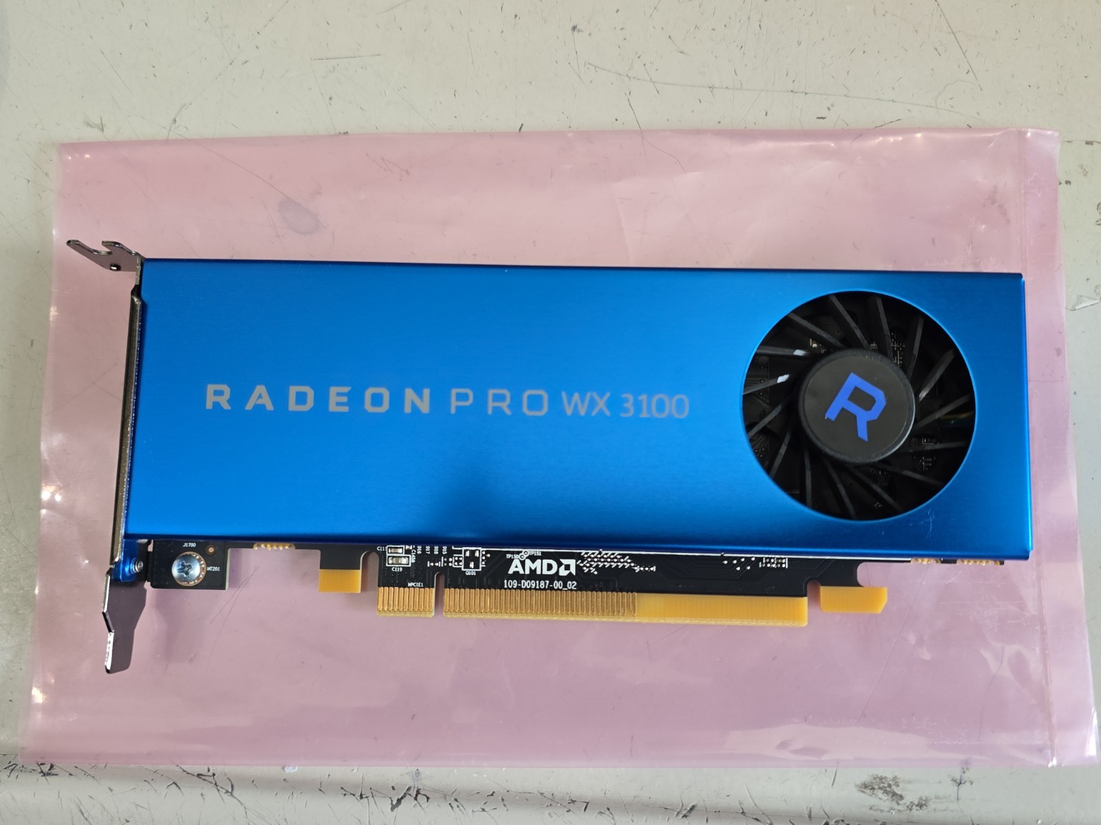 AMD Radeon PRO WX 3100 4GB GDDR5 Graphics Card (Low Profile)