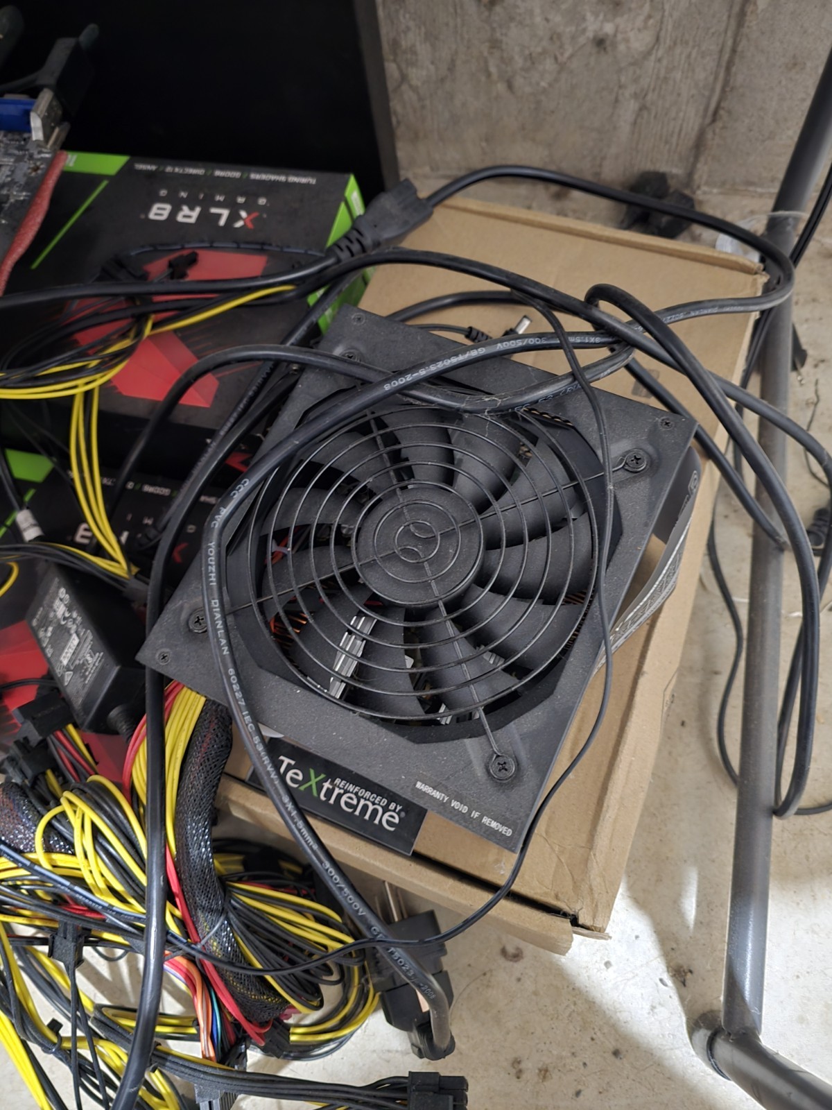 TexTreme LX1800W 1800W ATX Power Supply Black, 24/4/6/8 Pin, SATA, 1 Fan