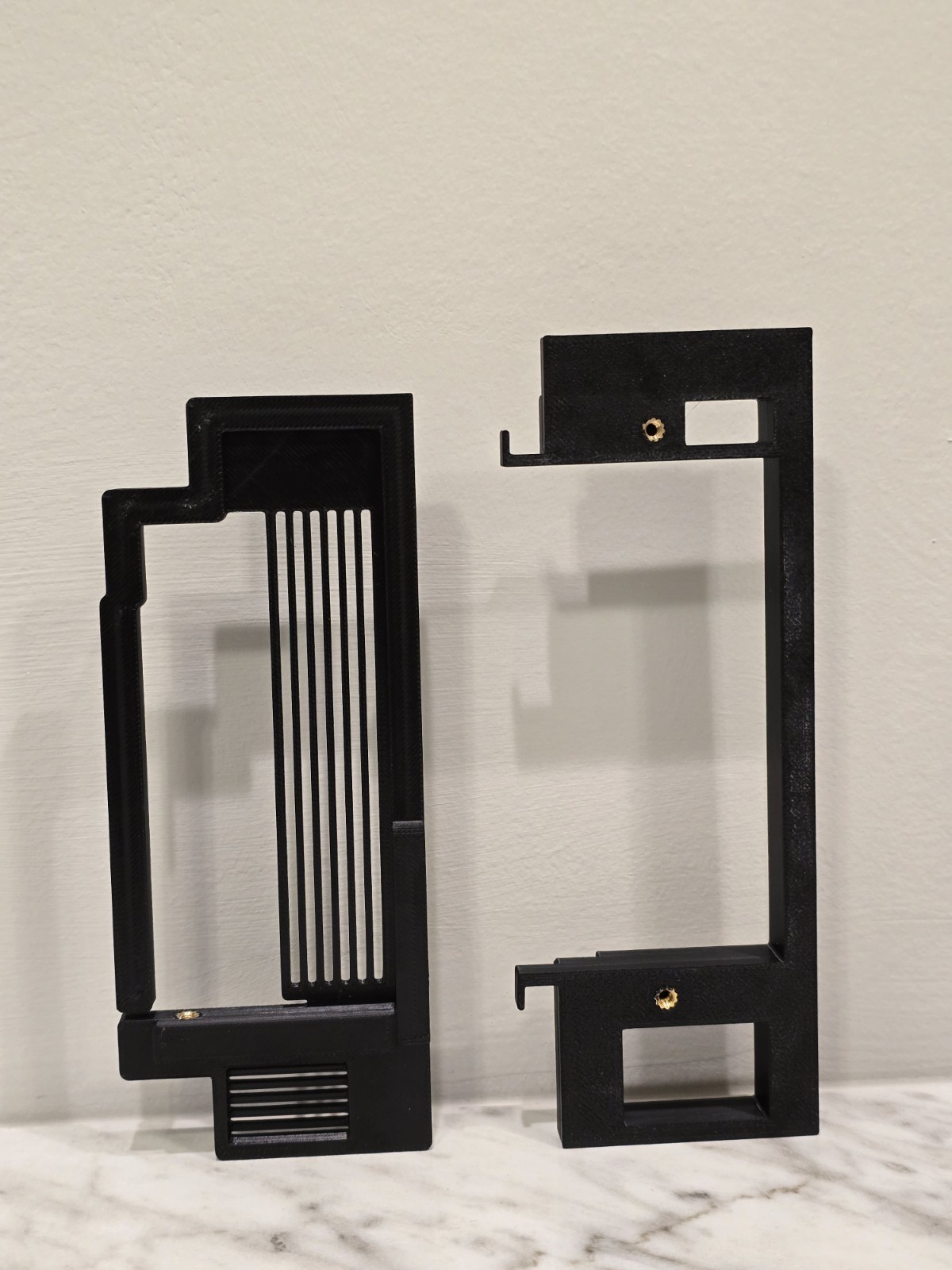 Custom GPU Brackets for NCASE T1 – 47mm CPU Cooler And Stock PCIe 5.0 Cable