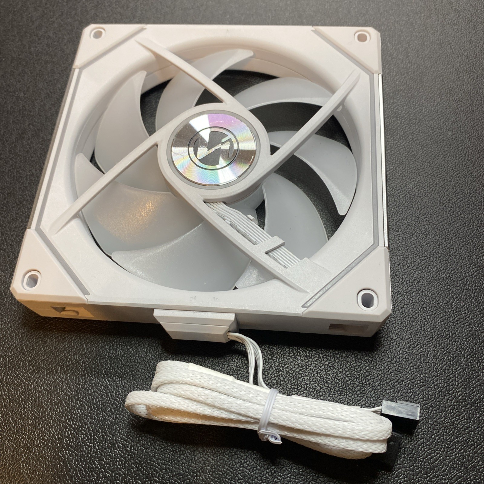 Lian Li UNI Fan SL-INF 140 RGB Single Pack ARGB Revolutionized Daisy Chain White
