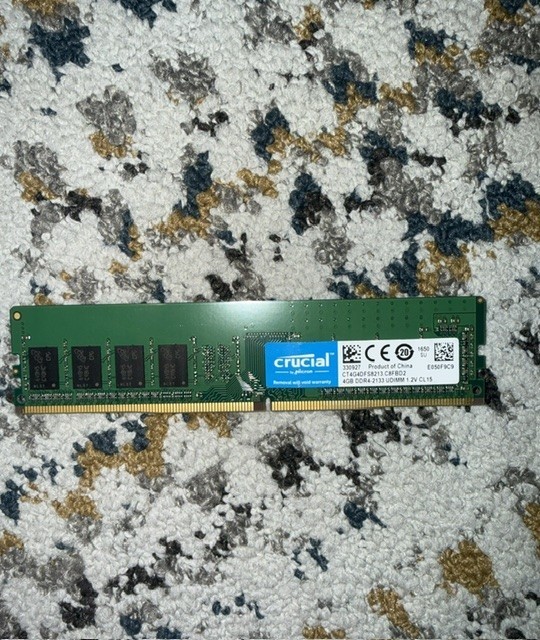 Crucial CT4G4DFS8213.C8FBD2 4GB DDR4-2133 UDIMM DDR4 Computer Ram