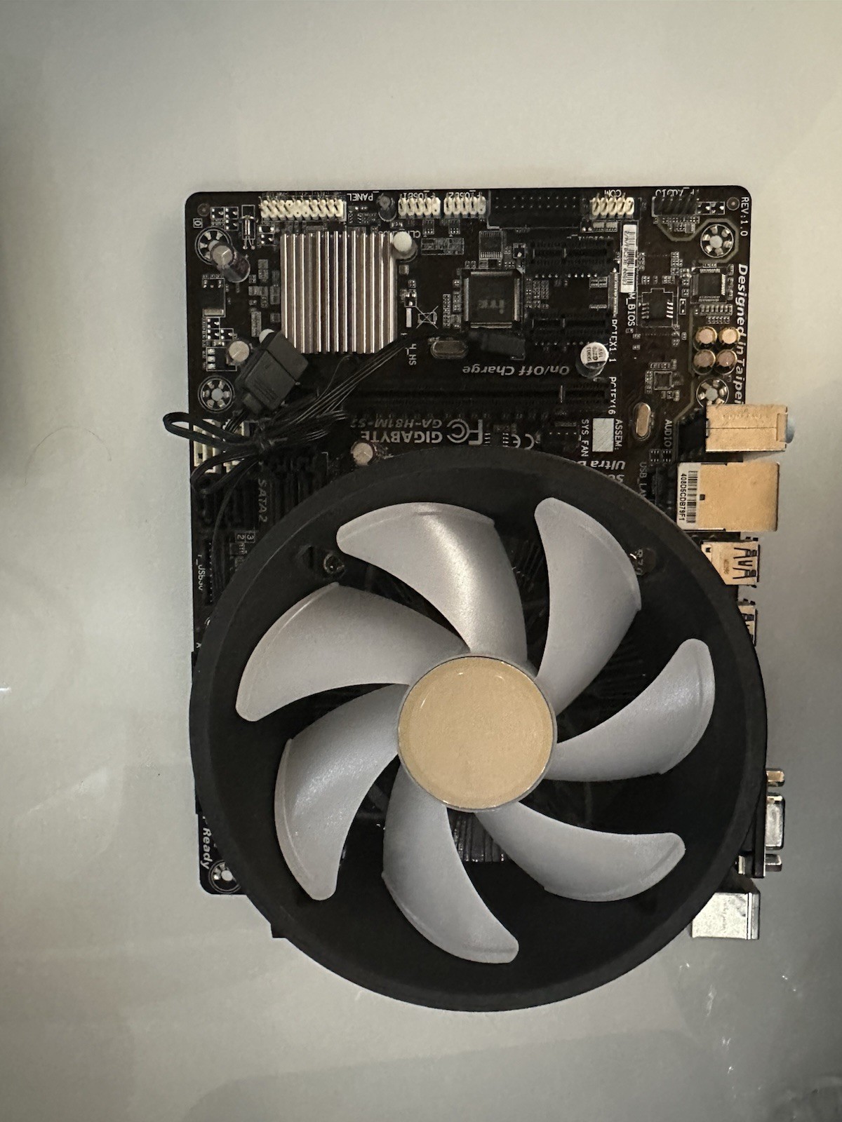 Gigabyte GA-H81M-S2H Motherboard CPU combo
