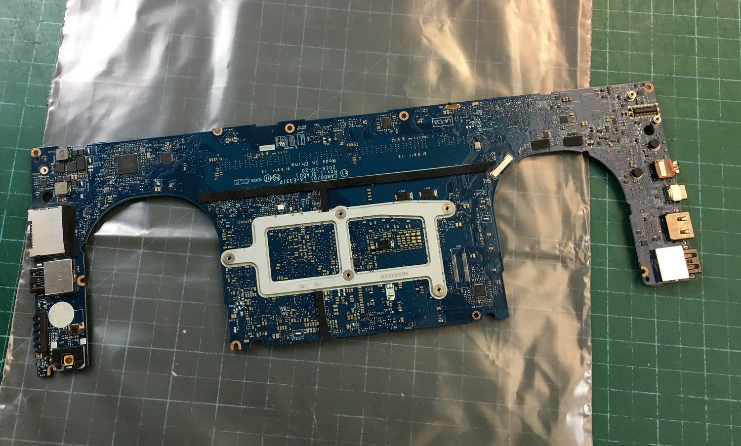 DELL XPS 9560 Motherboard i7-7700HQ 2.80Ghz NVIDIA GTX 1050 YH90J LA-E331P