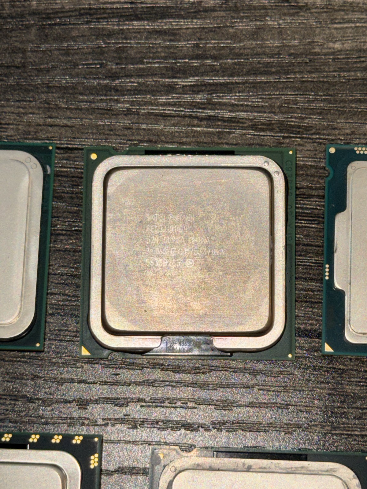 Pentium 4 @ 3.06GHz, untested