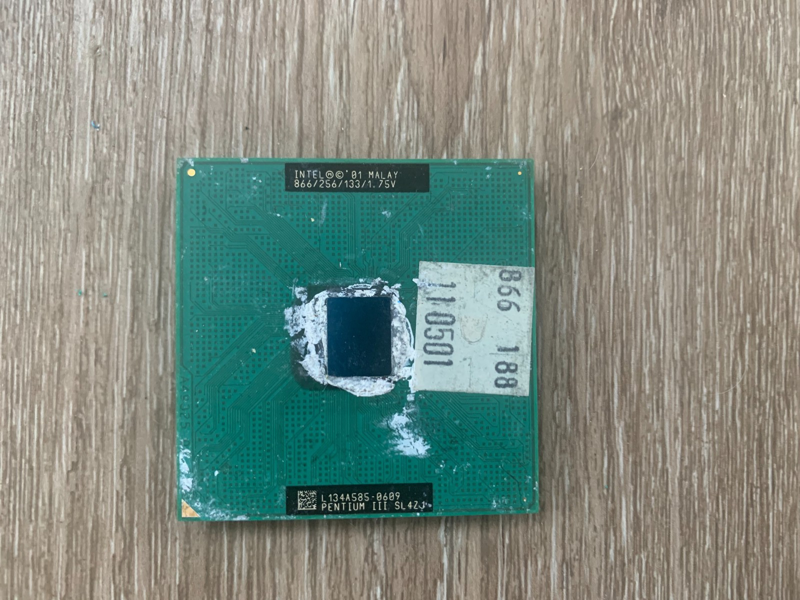 Intel Pentium III 866MHz SL4ZJ CPU 866/256/133/1.75V Socket 370 Processor