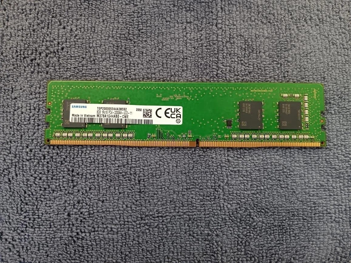 Samsung 8GB DDR4 RAM PC4-25600 3200MHz non-ECC CL22 DIMM M378A1G44AB0-CWE