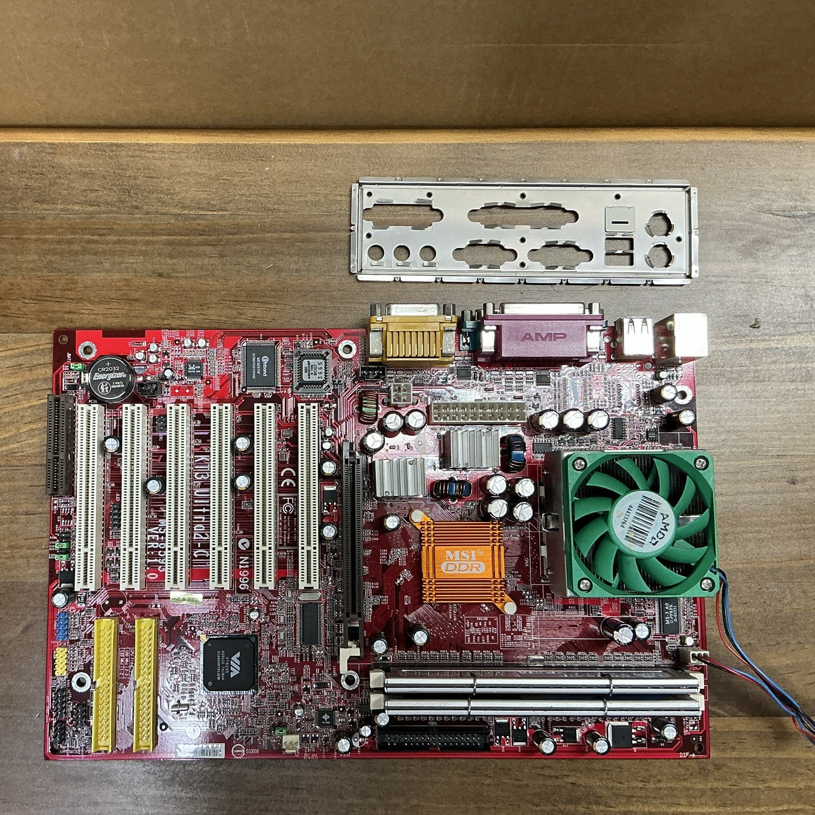MSI ms-6593 with AMD Athon XP-2100+ CPU and CORSAIR Platinum series RAM