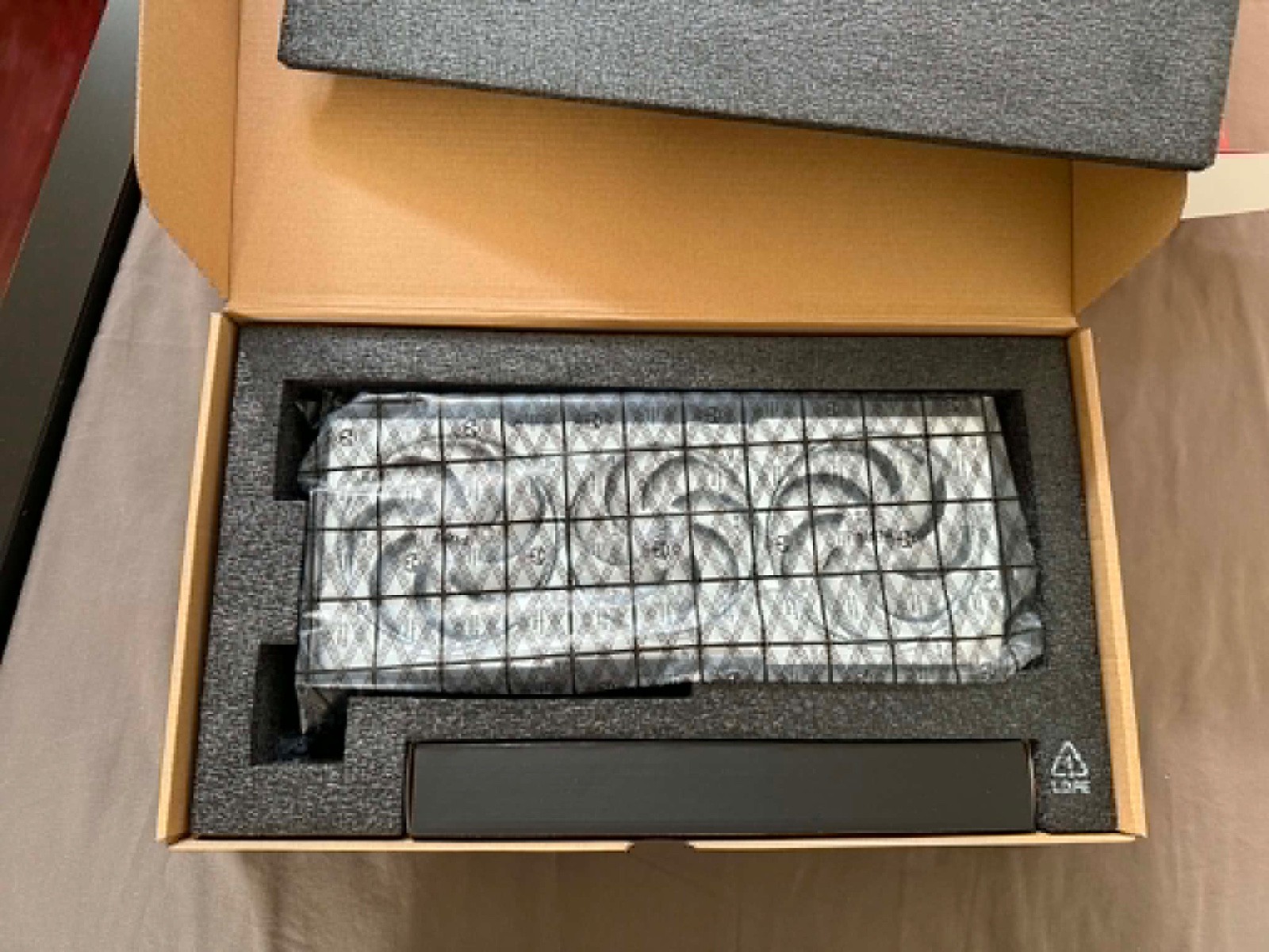 SAPPHIRE PURE AMD Radeon RX 9070 XT 16GB