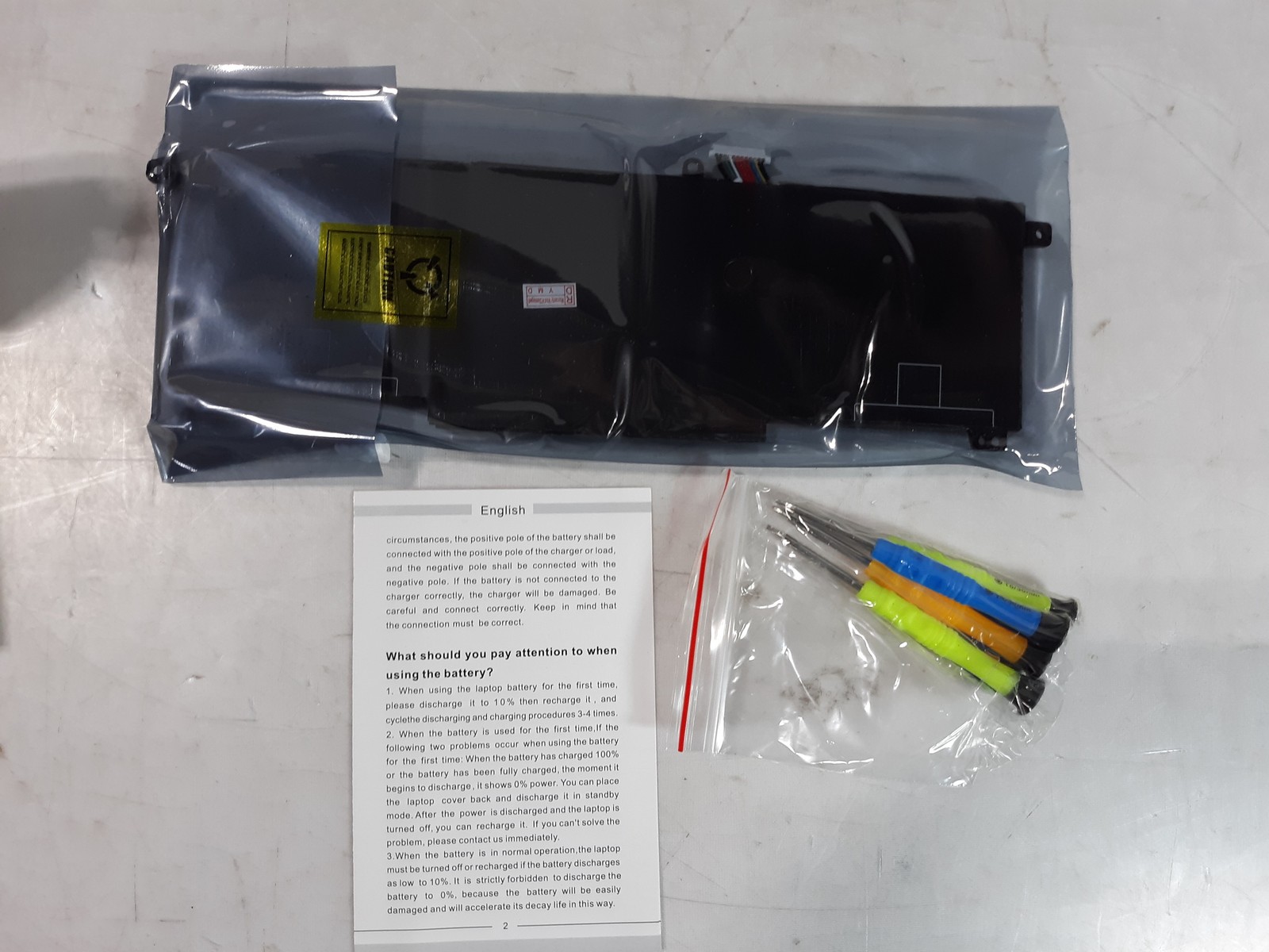 Karso SD06XL Laptop Battery 5833mAh Li-Polymer Rechargeable w/ Screwdriver Set